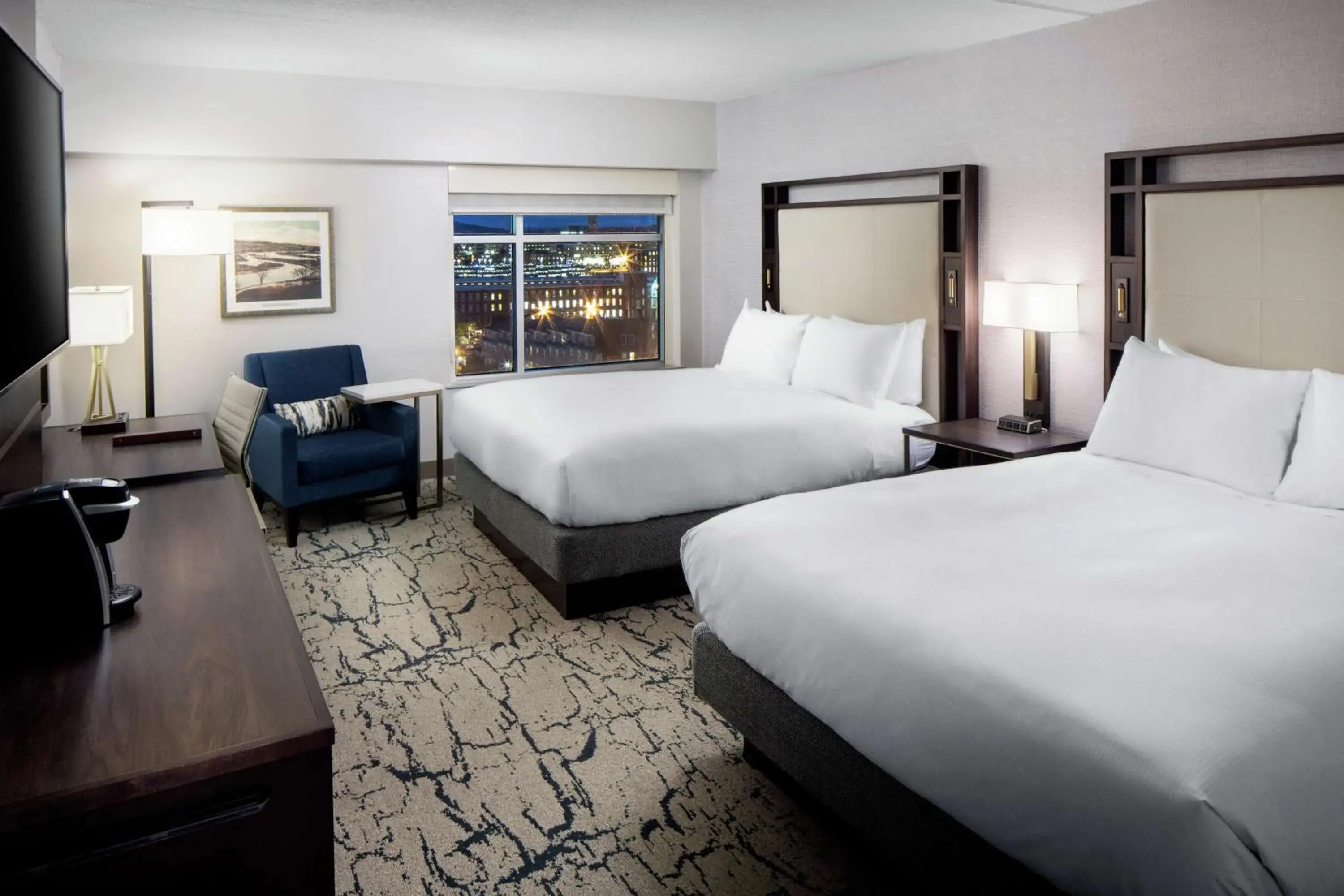 Queen Guest Room - Mobility Accessible in DoubleTree by Hilton Manchester Downtown Queen Guest Room - Mobility Accessible in DoubleTree by Hilton Manchester Downtown