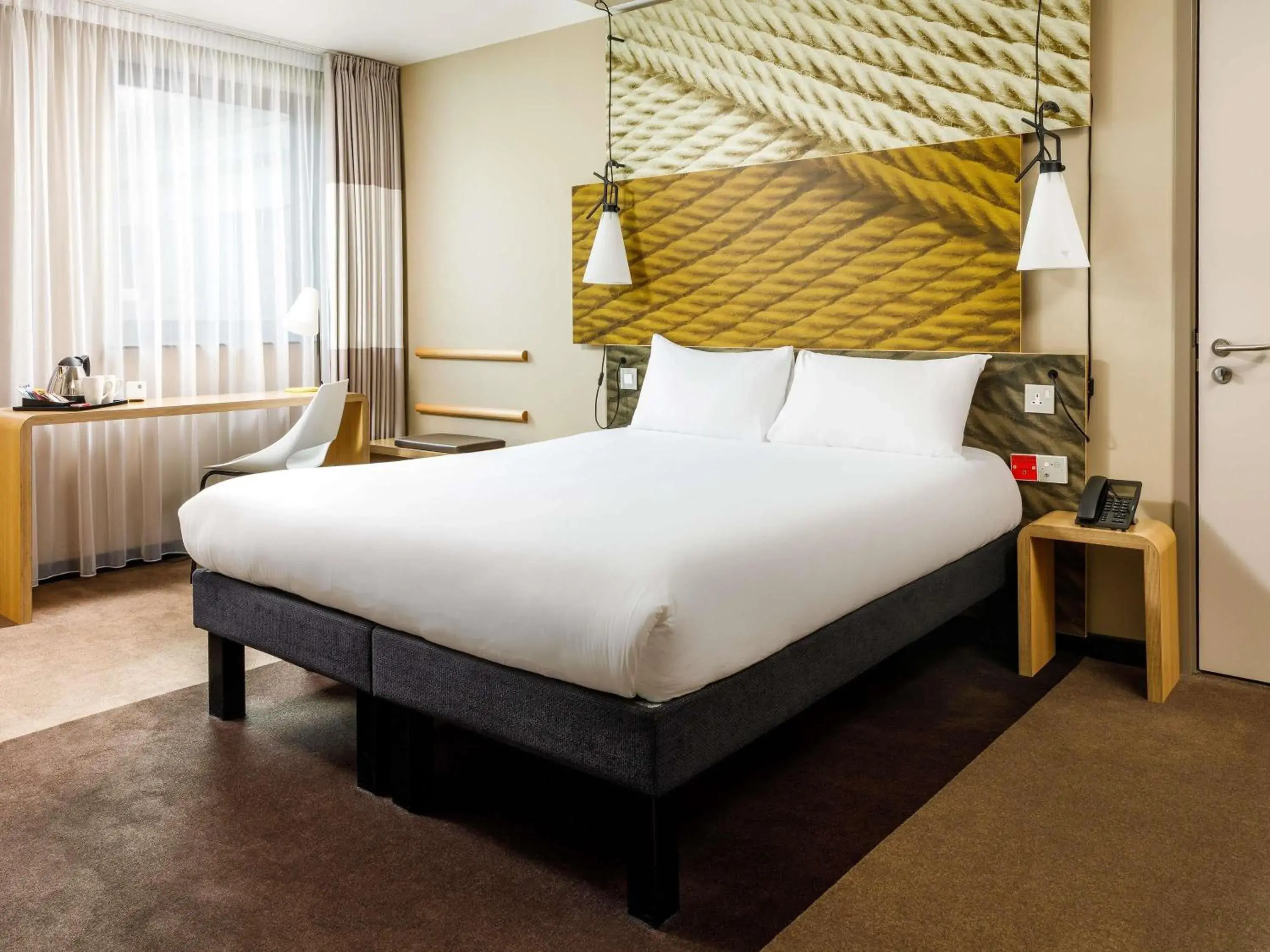 Sweet room - Accessibility friendly in ibis Cambridge Central Station Sweet room - Accessibility friendly in ibis Cambridge Central Station