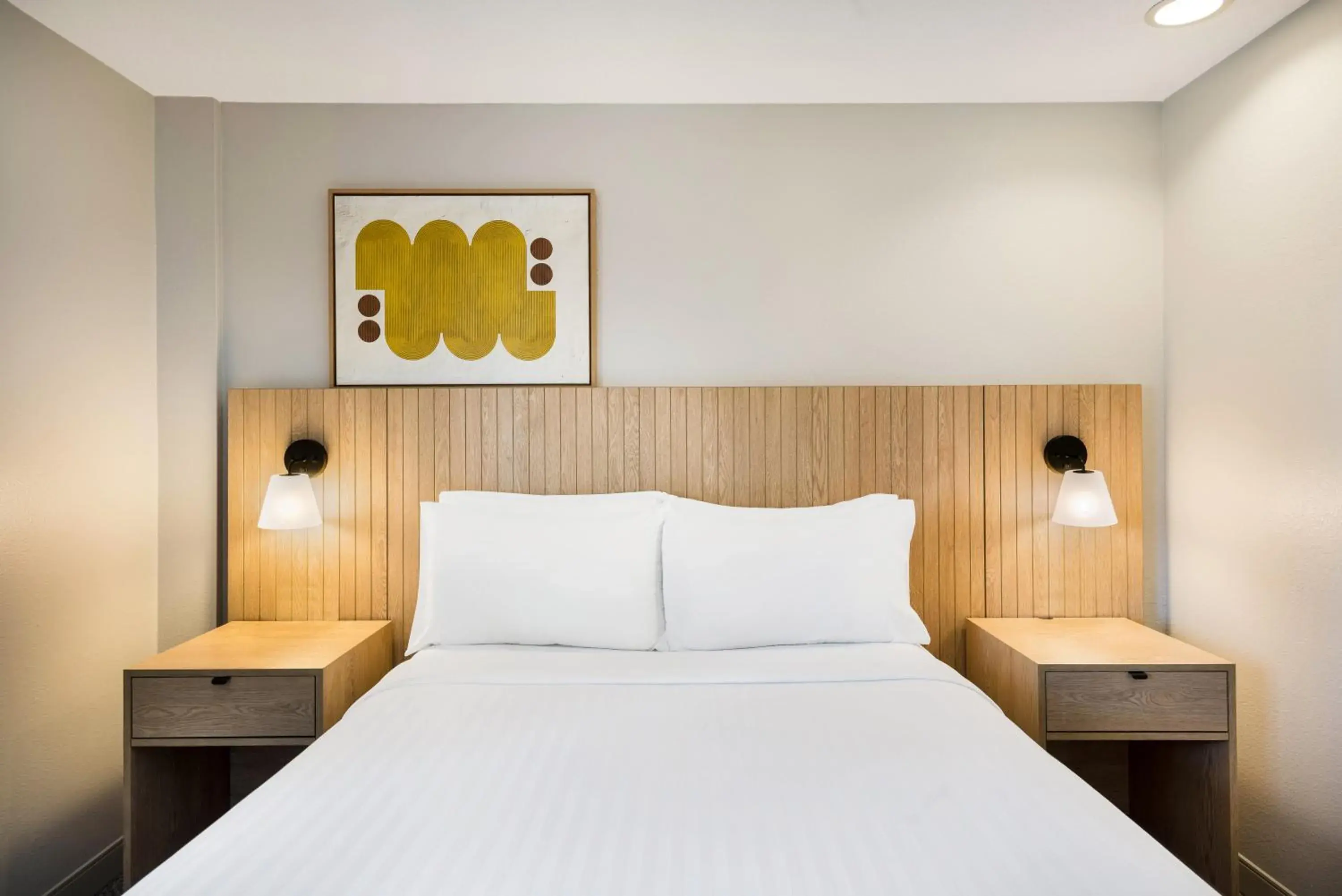 Mobility Accessible 1 Bedroom Queen Suite, roll-in shower in Sonesta Simply Suites Birmingham Hoover Mobility Accessible 1 Bedroom Queen Suite, roll-in shower in Sonesta Simply Suites Birmingham Hoover