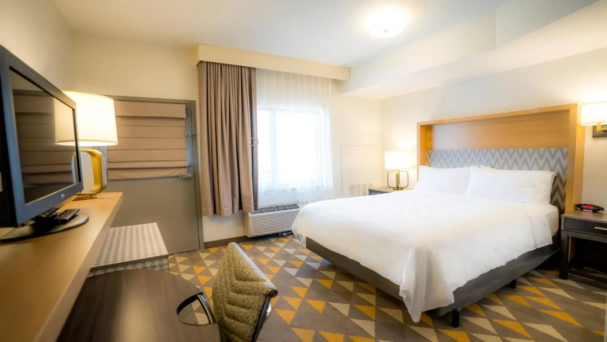 Standard King Room with View and Pool Access in Holiday Inn Steamboat Springs by IHG Standard King Room with View and Pool Access in Holiday Inn Steamboat Springs by IHG