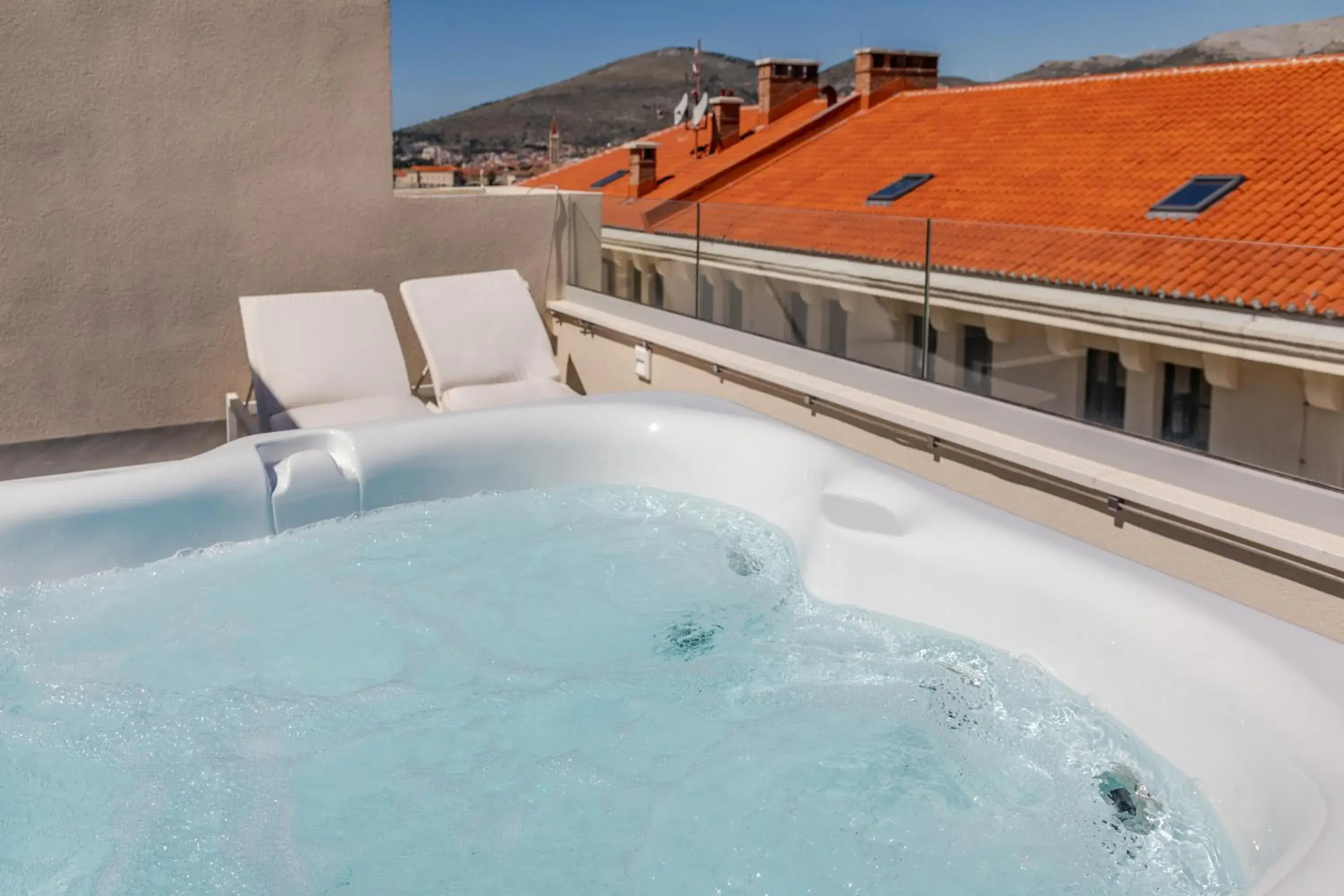 Rooftop Double Room with jacuzzi in Hotel Brown Beach House & Spa Rooftop Double Room with jacuzzi in Hotel Brown Beach House & Spa