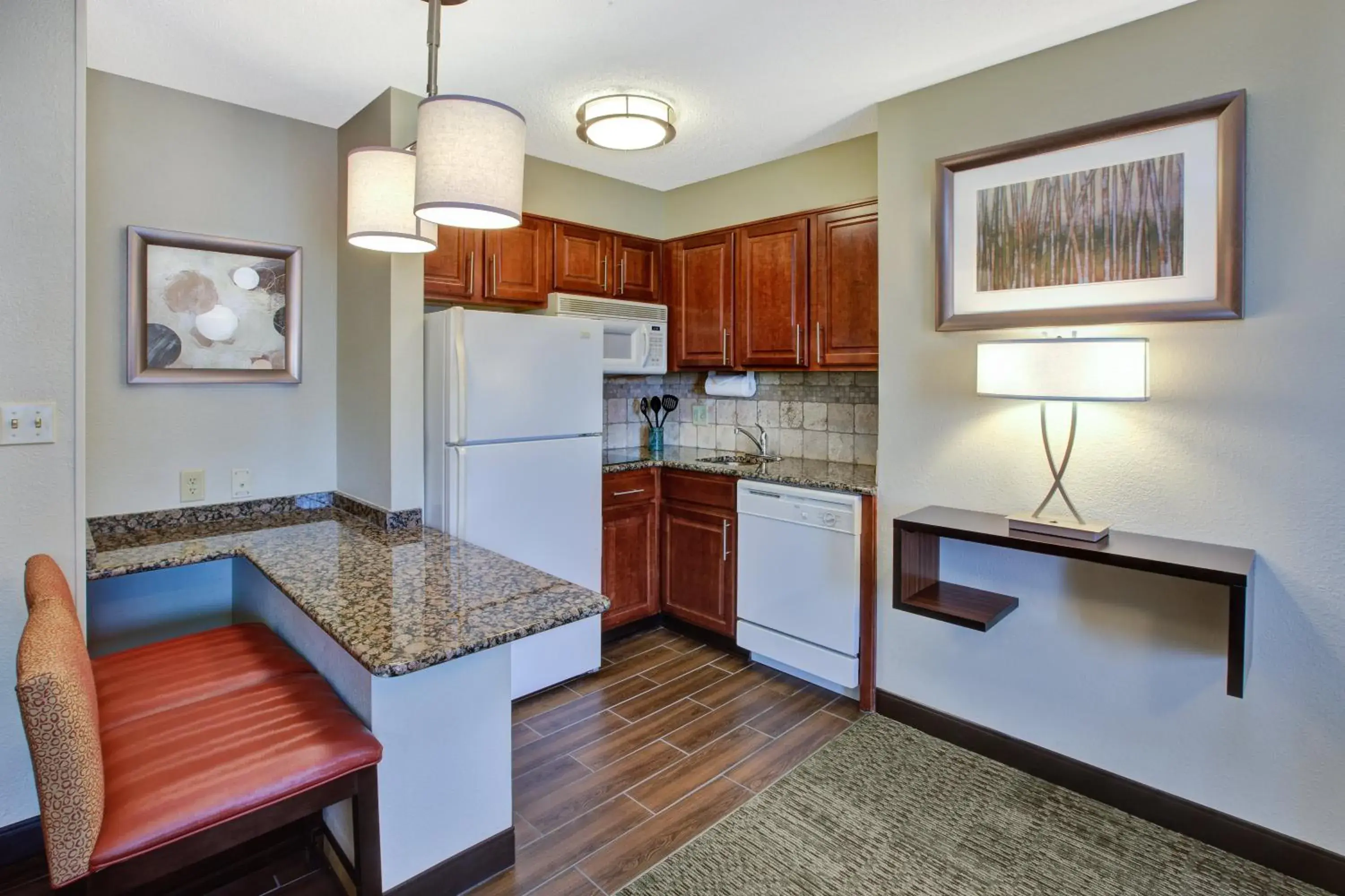 One Bedroom Suite with One Queen Bed in Staybridge Suites Louisville - East by IHG One Bedroom Suite with One Queen Bed in Staybridge Suites Louisville - East by IHG