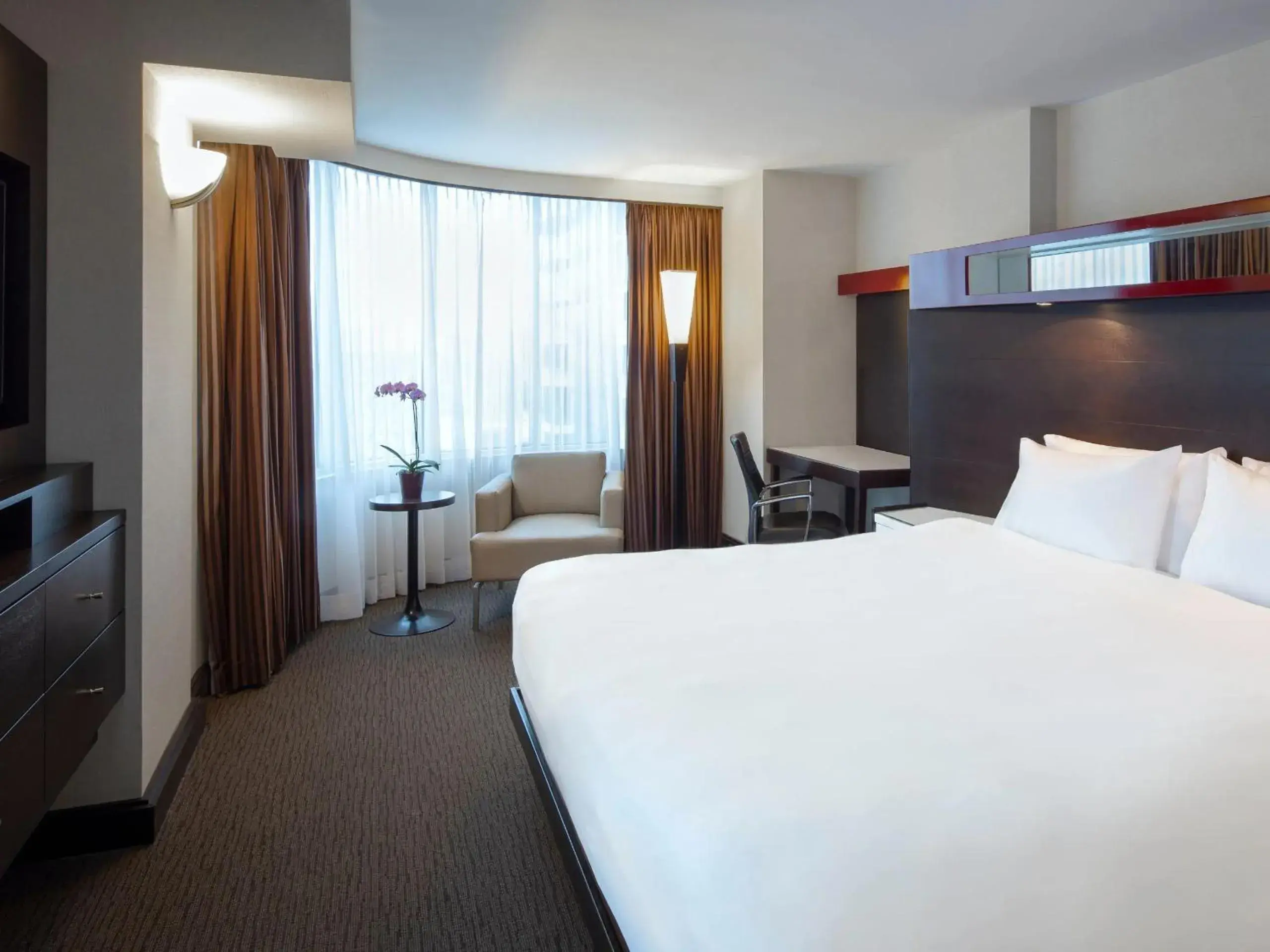 King Room in Hyatt Regency Toronto King Room in Hyatt Regency Toronto