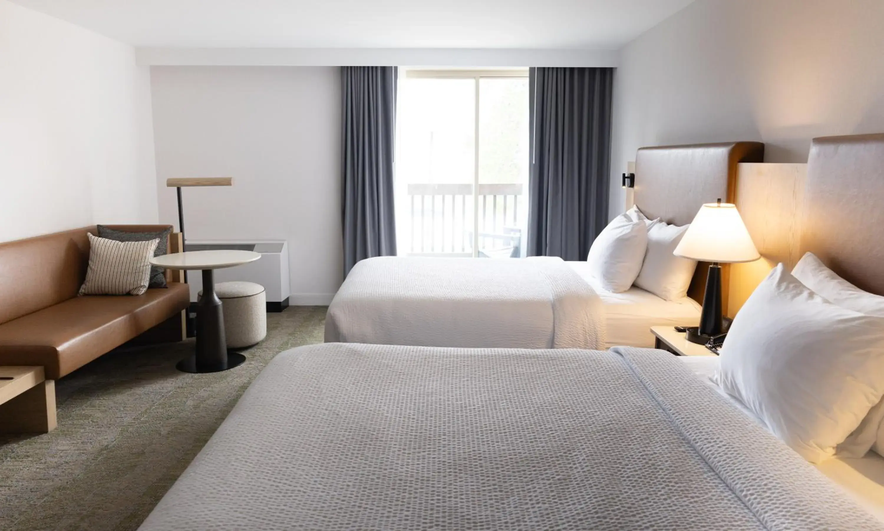 Renovated Woodland Balcony — 2 Queens in Forest Park Hotel Renovated Woodland Balcony — 2 Queens in Forest Park Hotel