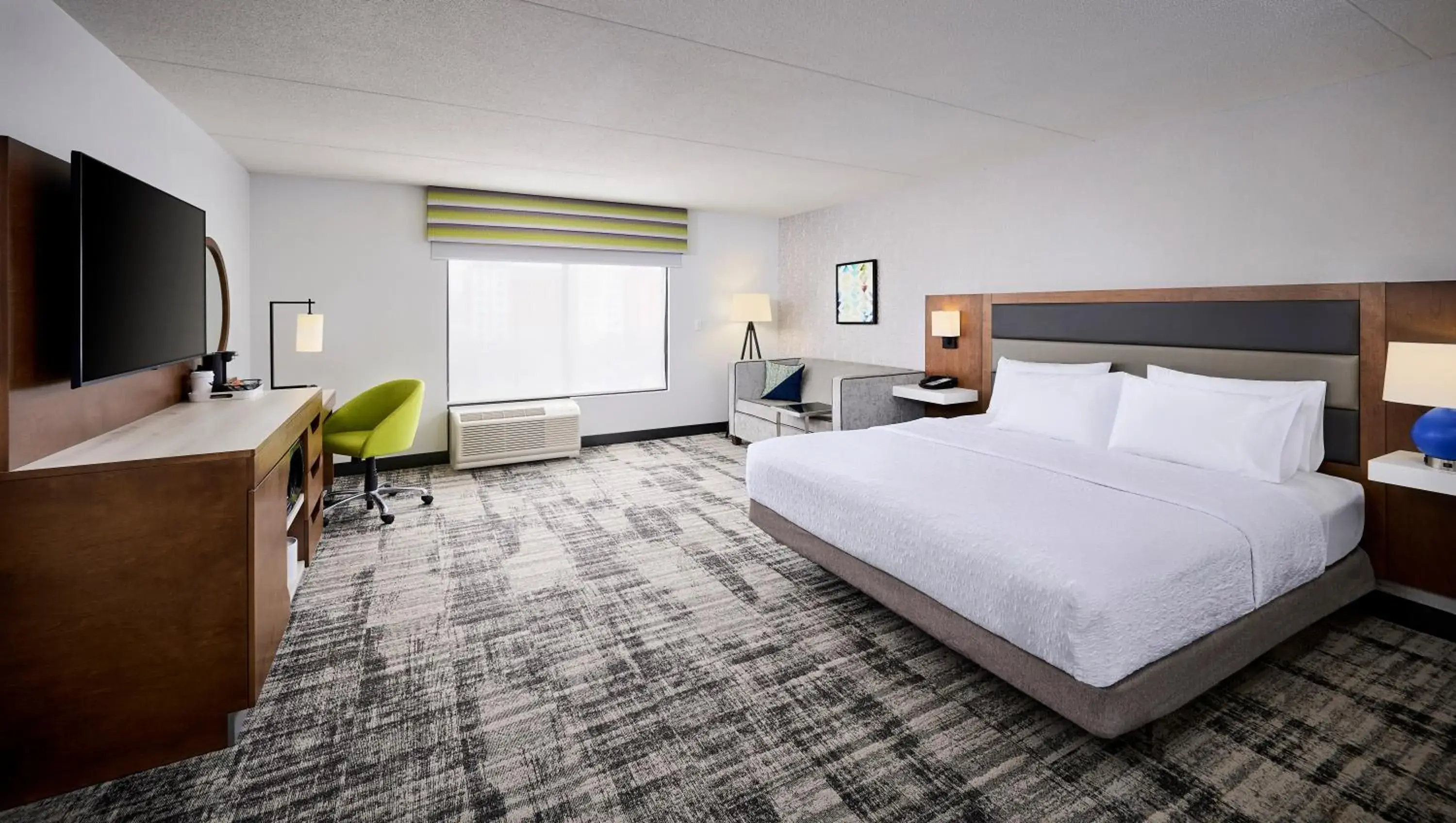 King Room - Disability Access/Non-Smoking in Hampton Inn & Suites by Hilton Windsor King Room - Disability Access/Non-Smoking in Hampton Inn & Suites by Hilton Windsor