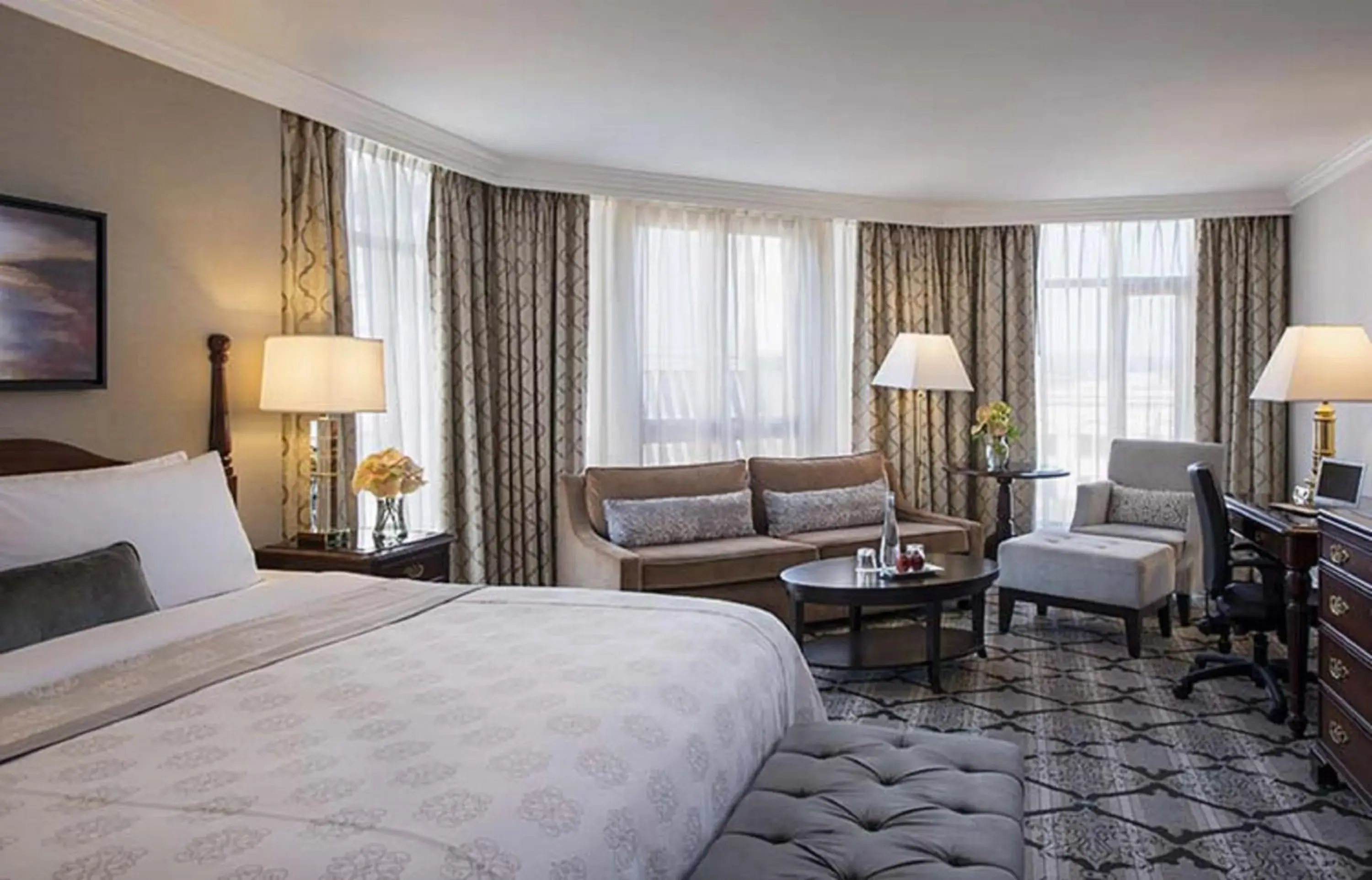 Signature Corner Room in The Magnolia Hotel & Spa Signature Corner Room in The Magnolia Hotel & Spa