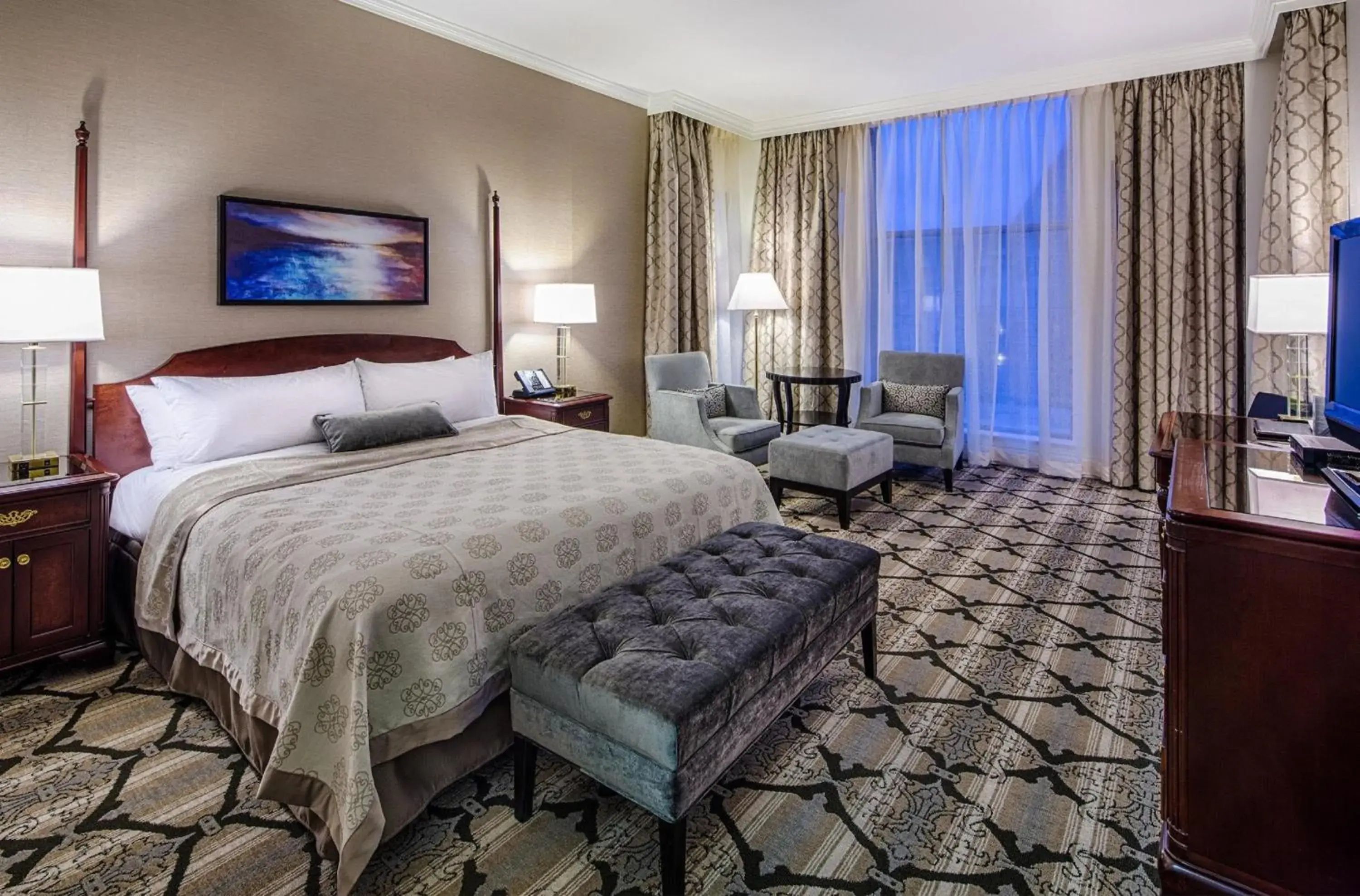 Deluxe Corner Room in The Magnolia Hotel & Spa Deluxe Corner Room in The Magnolia Hotel & Spa