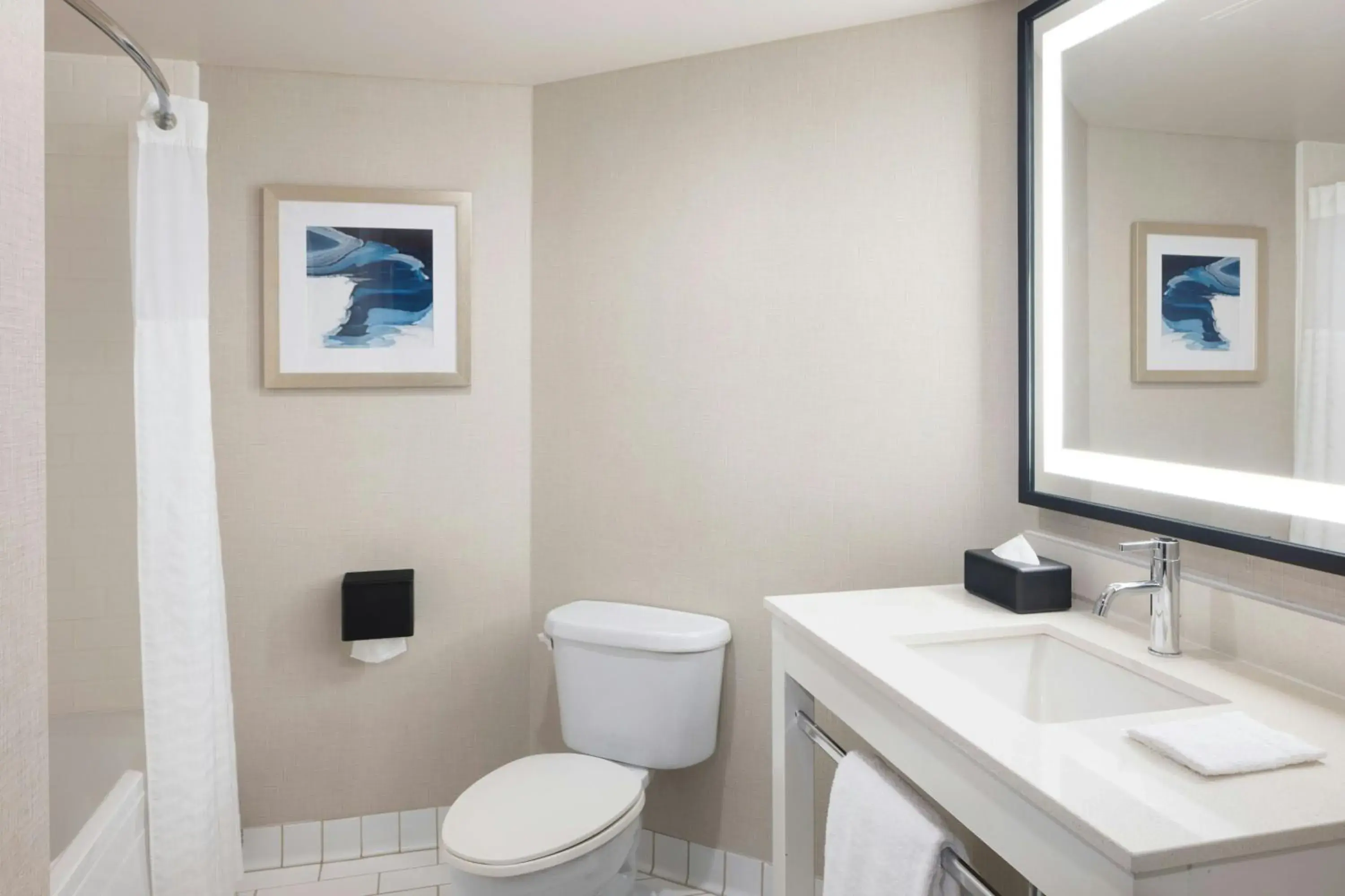 Junior Suite with Harbor View in Four Points by Sheraton Halifax Junior Suite with Harbor View in Four Points by Sheraton Halifax