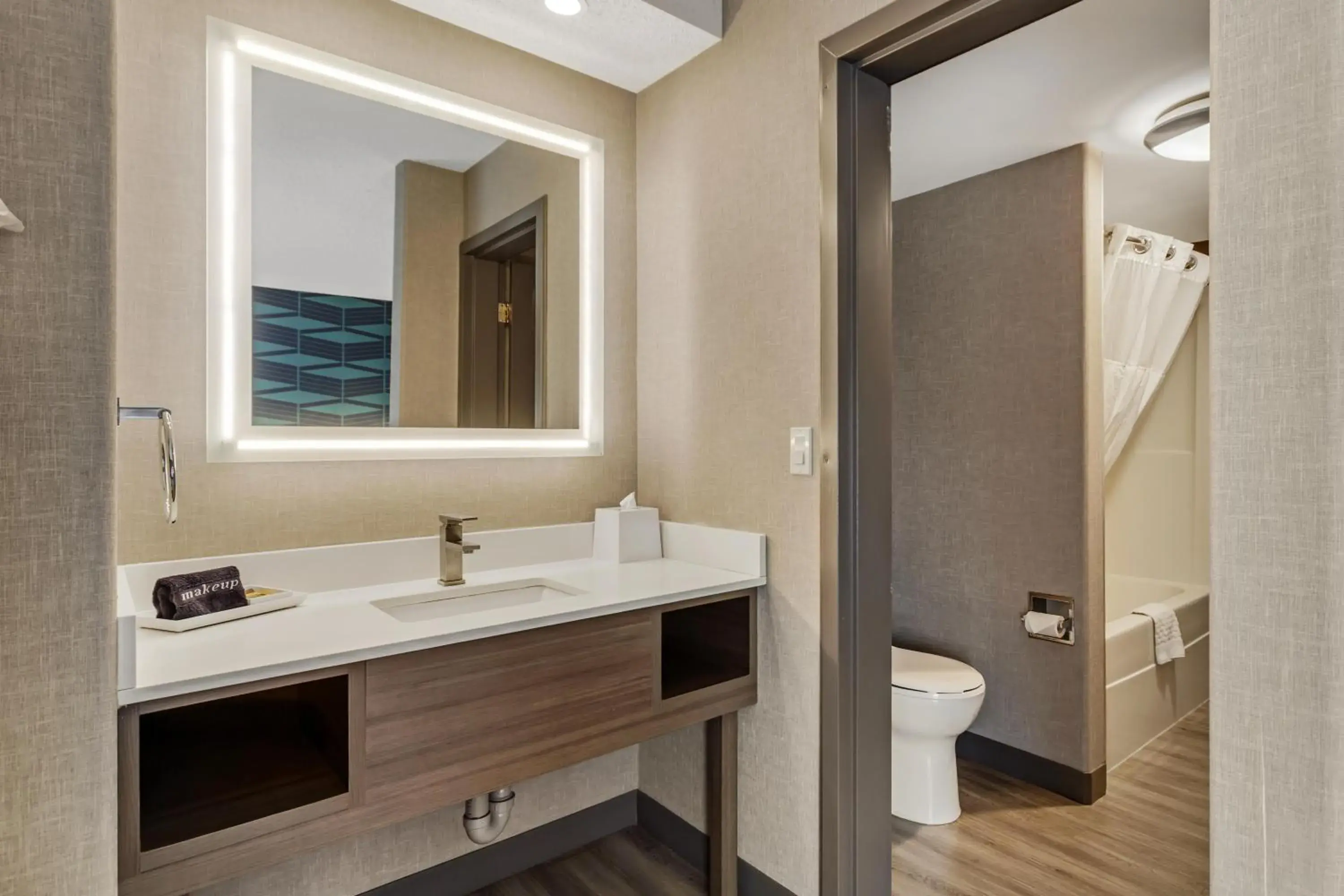 King Room with Bath Tub - Disability Access/Non-Smoking in Best Western Plus West Edmonton King Room with Bath Tub - Disability Access/Non-Smoking in Best Western Plus West Edmonton