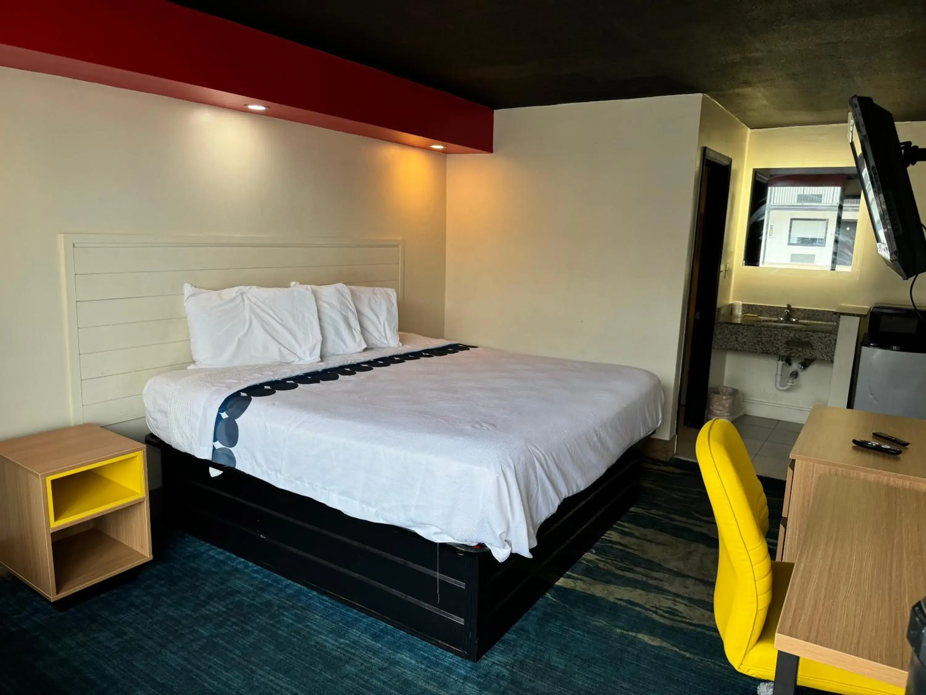 Deluxe King Studio in Ocean View Inn Deluxe King Studio in Ocean View Inn