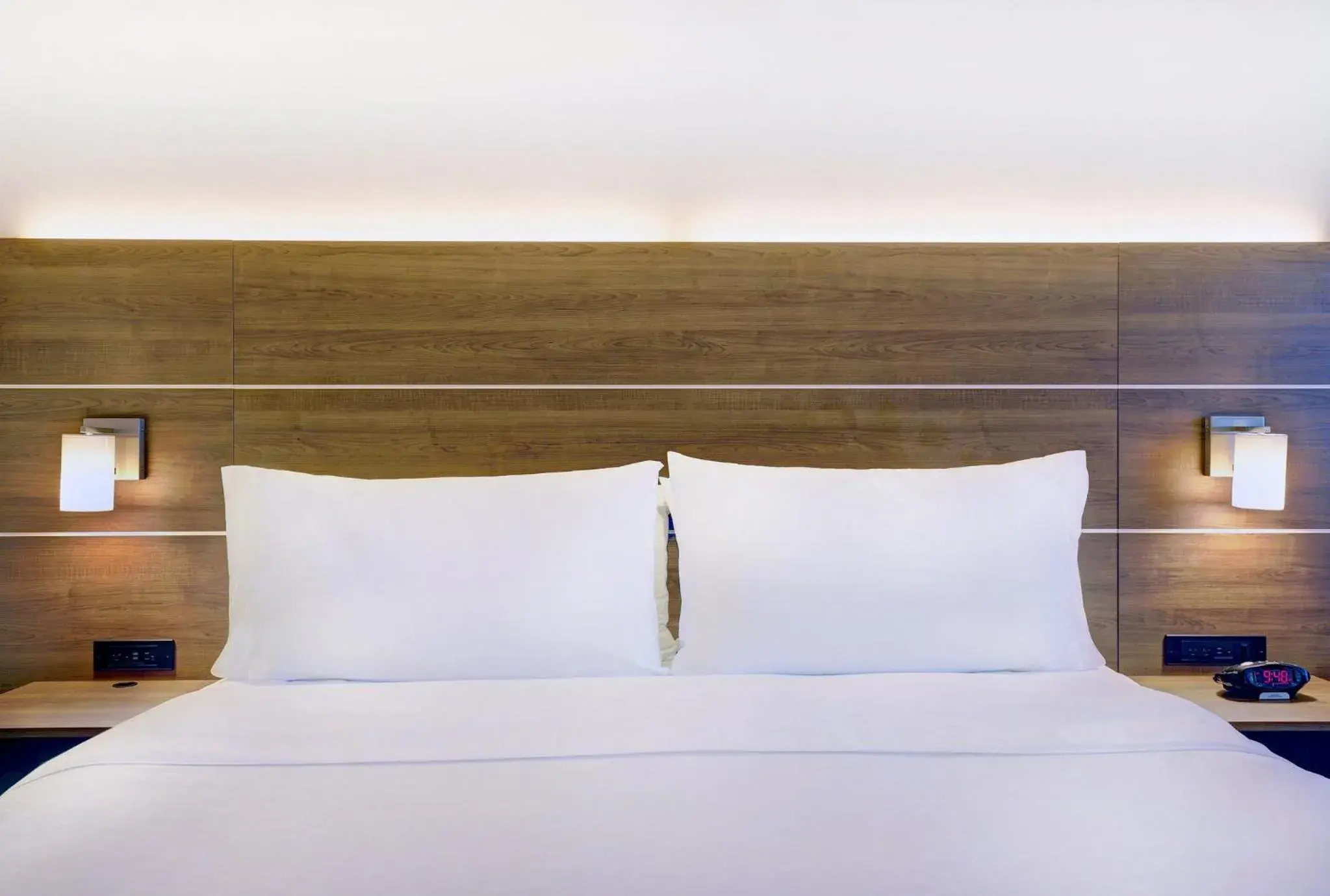 Standard Room in Holiday Inn Express Whitby Oshawa by IHG Standard Room in Holiday Inn Express Whitby Oshawa by IHG