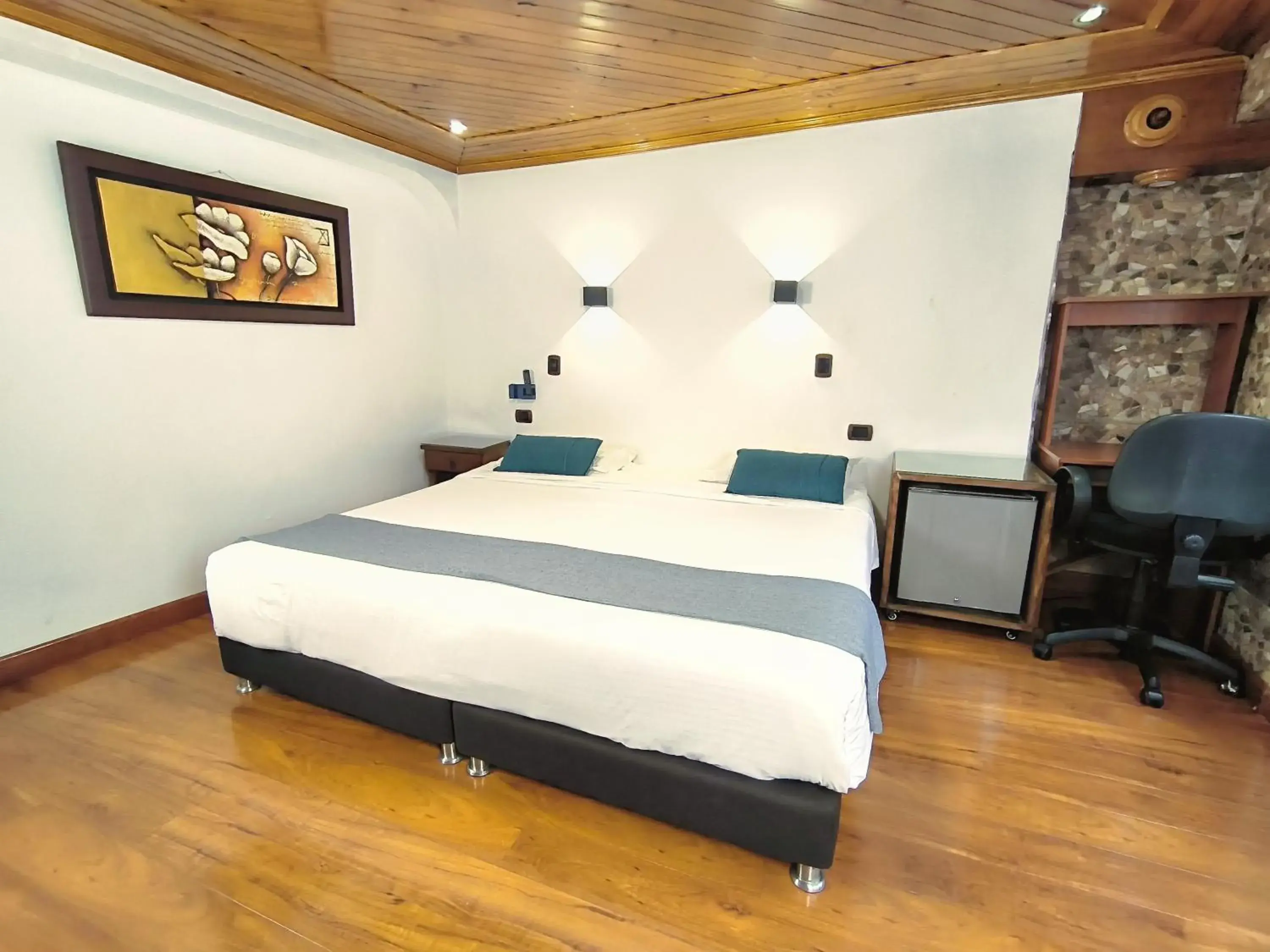 Standard Queen Room in Casa Candilejas Standard Queen Room in Casa Candilejas