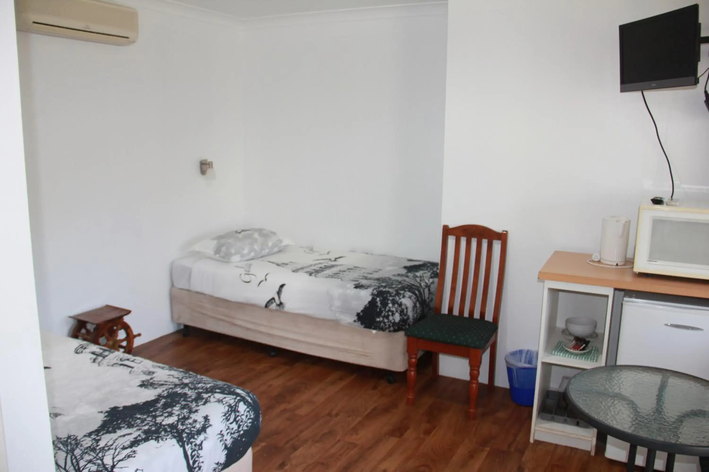 Budget Twin Room in Busselton Ithaca Motel Budget Twin Room in Busselton Ithaca Motel