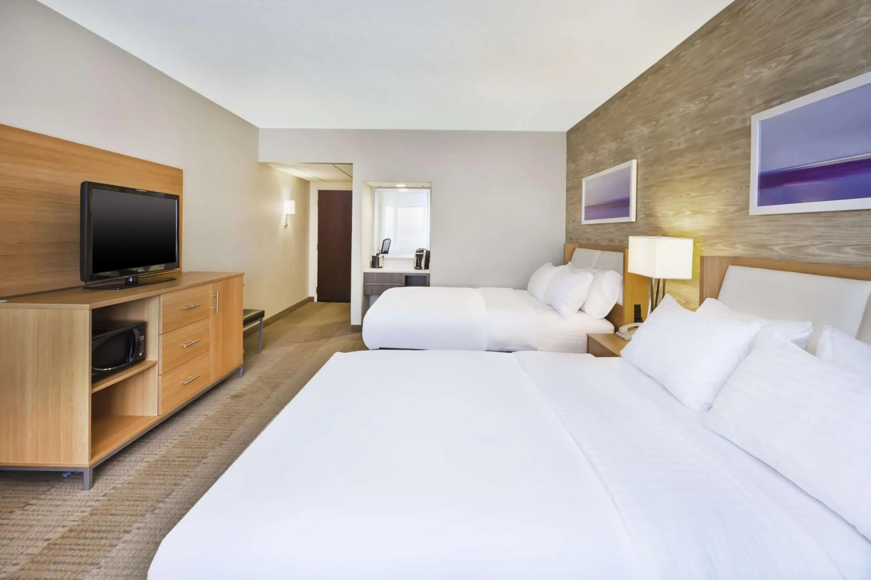 Queen Room with Two Queen Beds and City View in DoubleTree by Hilton Rapid City Downtown Convention Center Queen Room with Two Queen Beds and City View in DoubleTree by Hilton Rapid City Downtown Convention Center