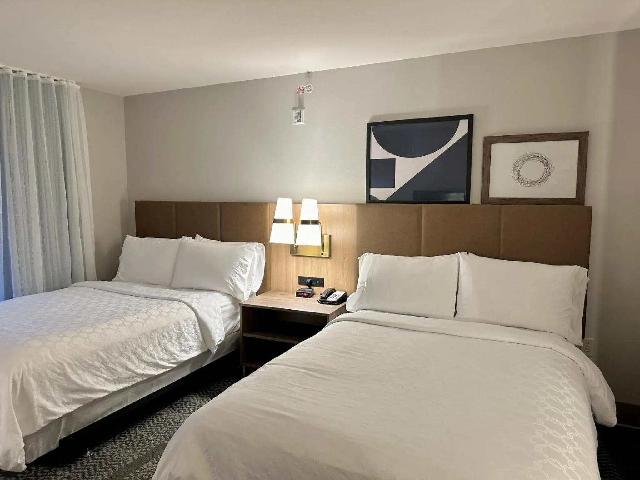 Two-Bedroom Suite in Staybridge Suites Milwaukee West-Oconomowoc by IHG Two-Bedroom Suite in Staybridge Suites Milwaukee West-Oconomowoc by IHG