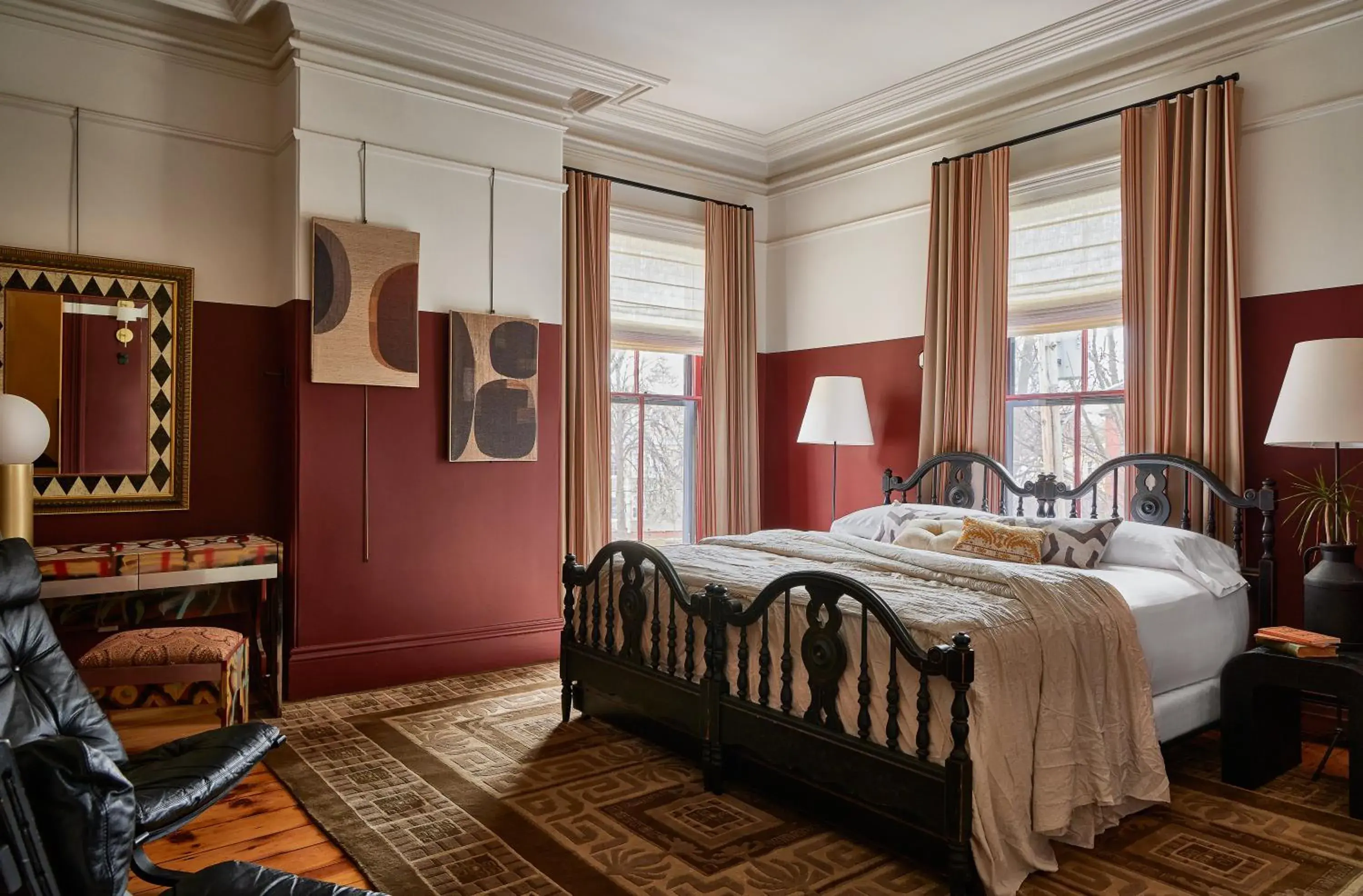 Little Bird in Blind Tiger Portland - Carleton Street Guest House Little Bird in Blind Tiger Portland - Carleton Street Guest House