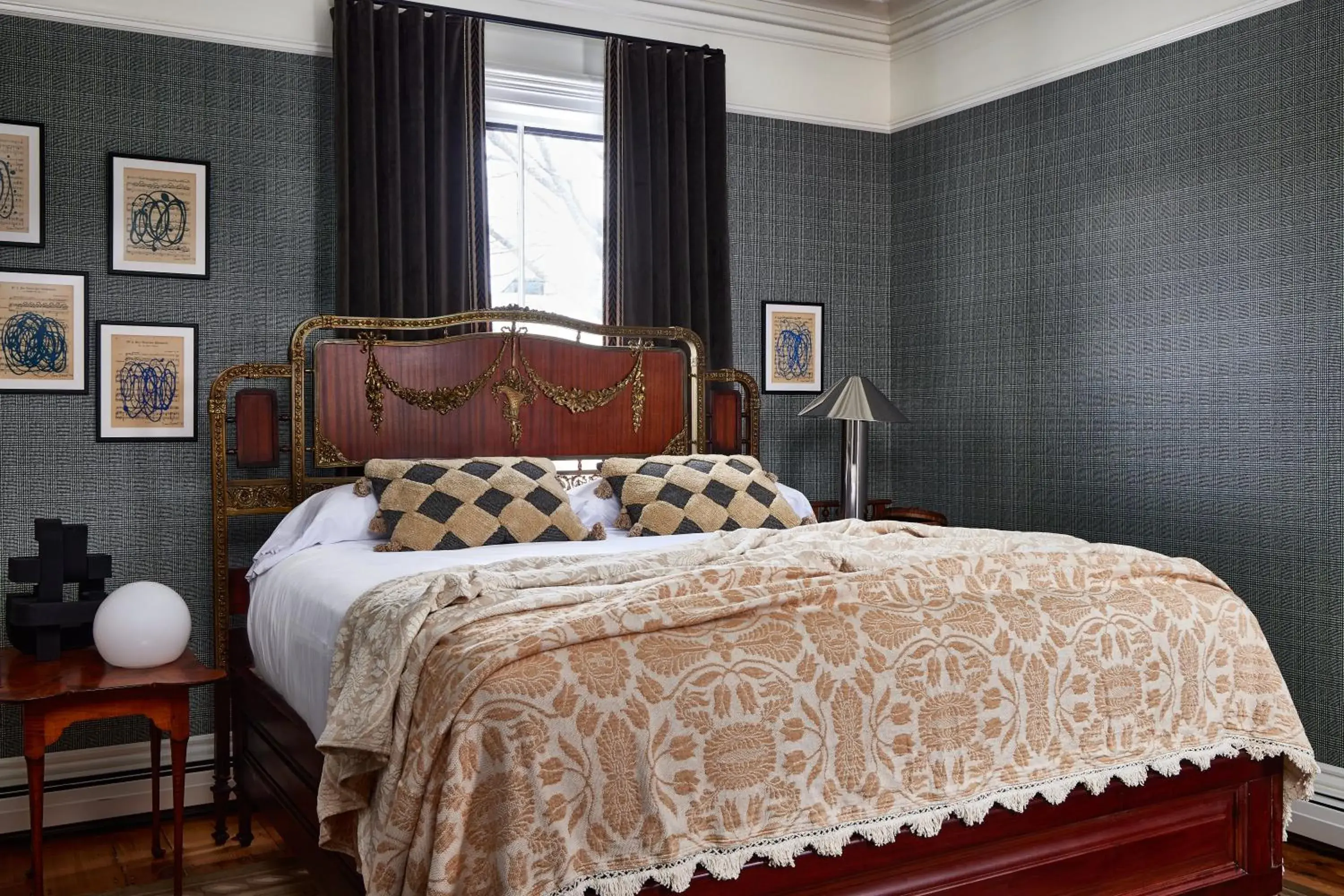 Stovall in Blind Tiger Portland - Carleton Street Guest House Stovall in Blind Tiger Portland - Carleton Street Guest House