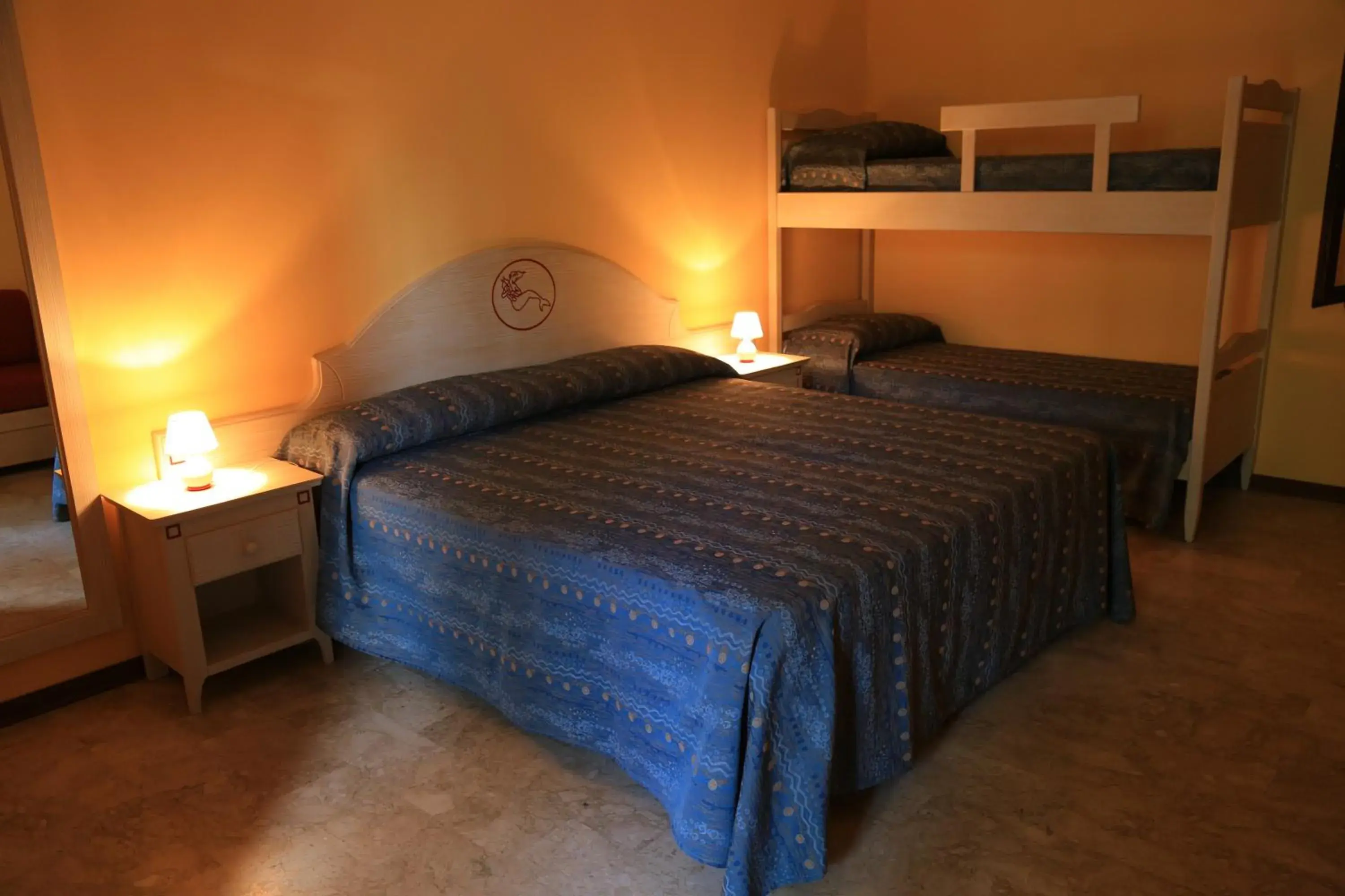 Quadruple Room in Hotel Oriente Quadruple Room in Hotel Oriente