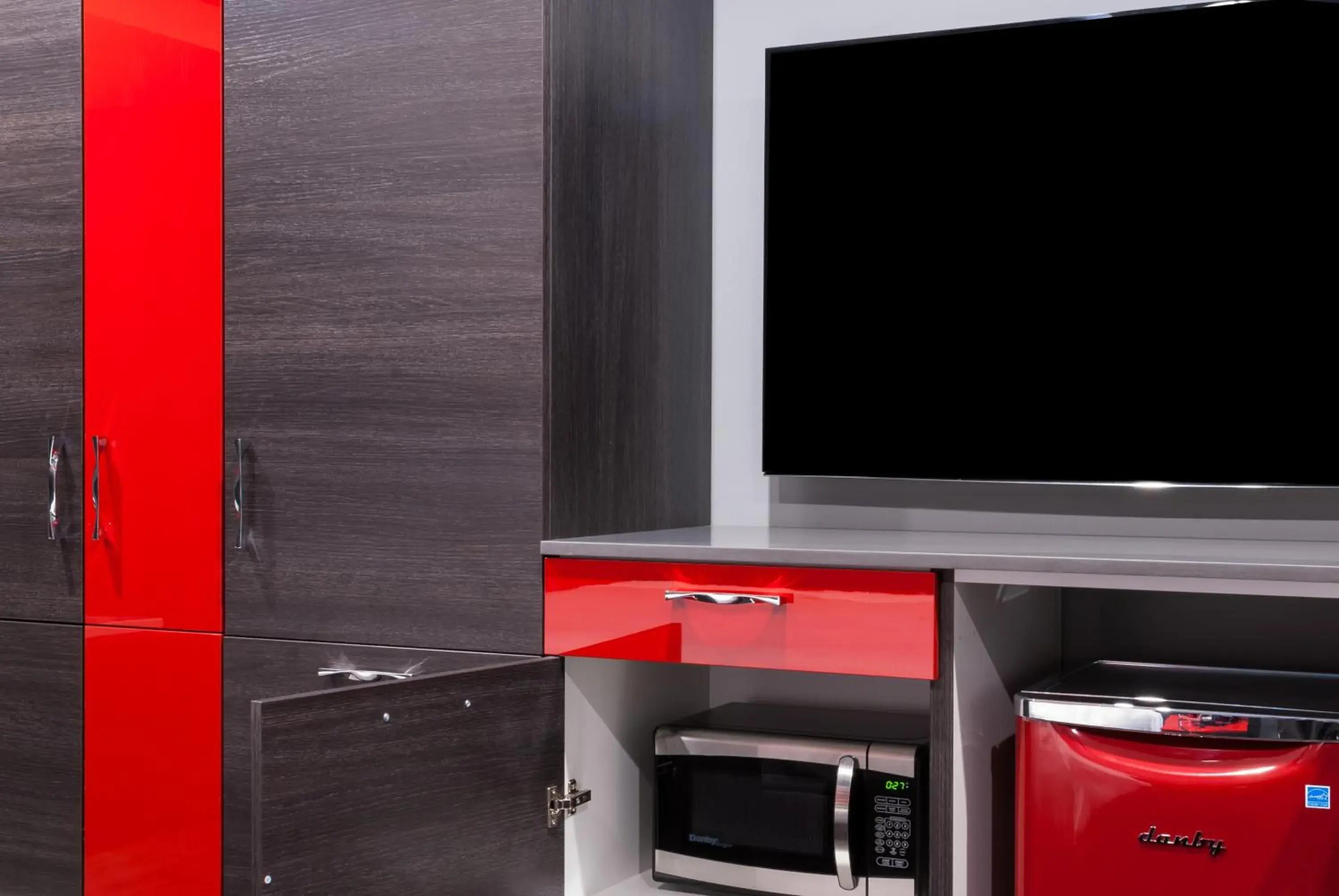 Suite with Hot Tub in Astro Pasadena Hotel Suite with Hot Tub in Astro Pasadena Hotel