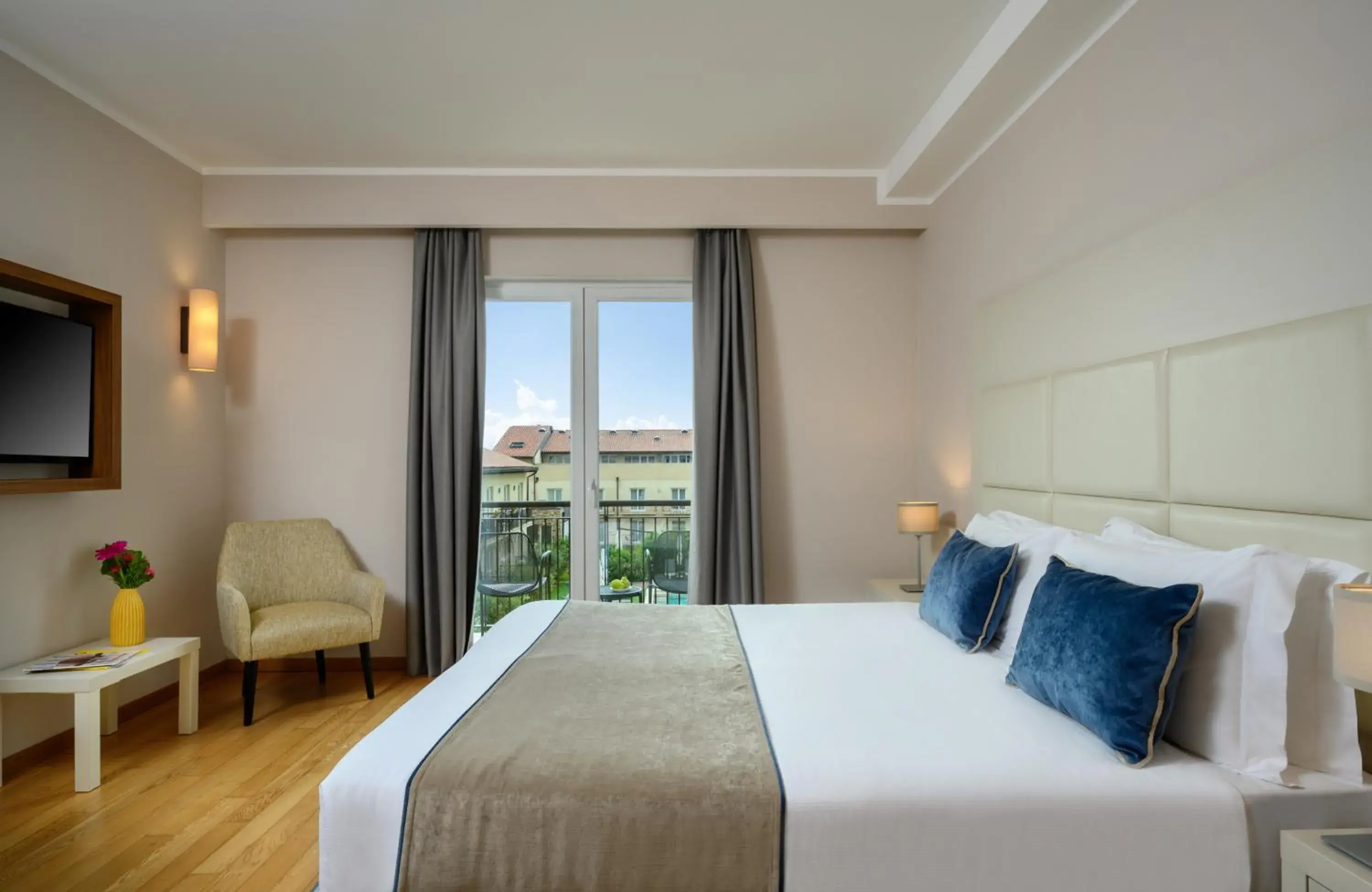 Comfort Double Room in Leonardo Hotel Lago di Garda - Wellness and Spa Comfort Double Room in Leonardo Hotel Lago di Garda - Wellness and Spa