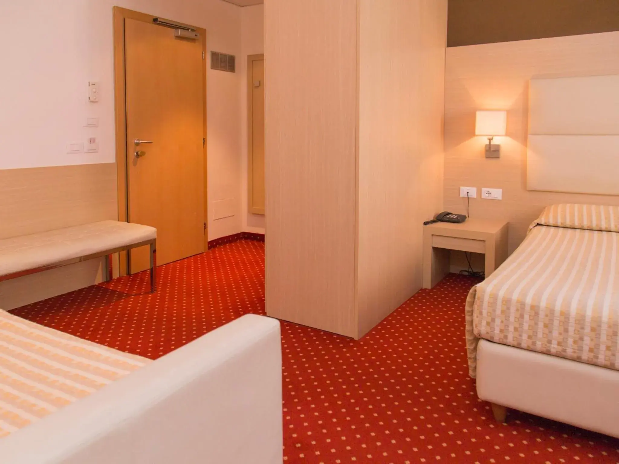 Superior Triple Room in Hotel Regina Superior Triple Room in Hotel Regina