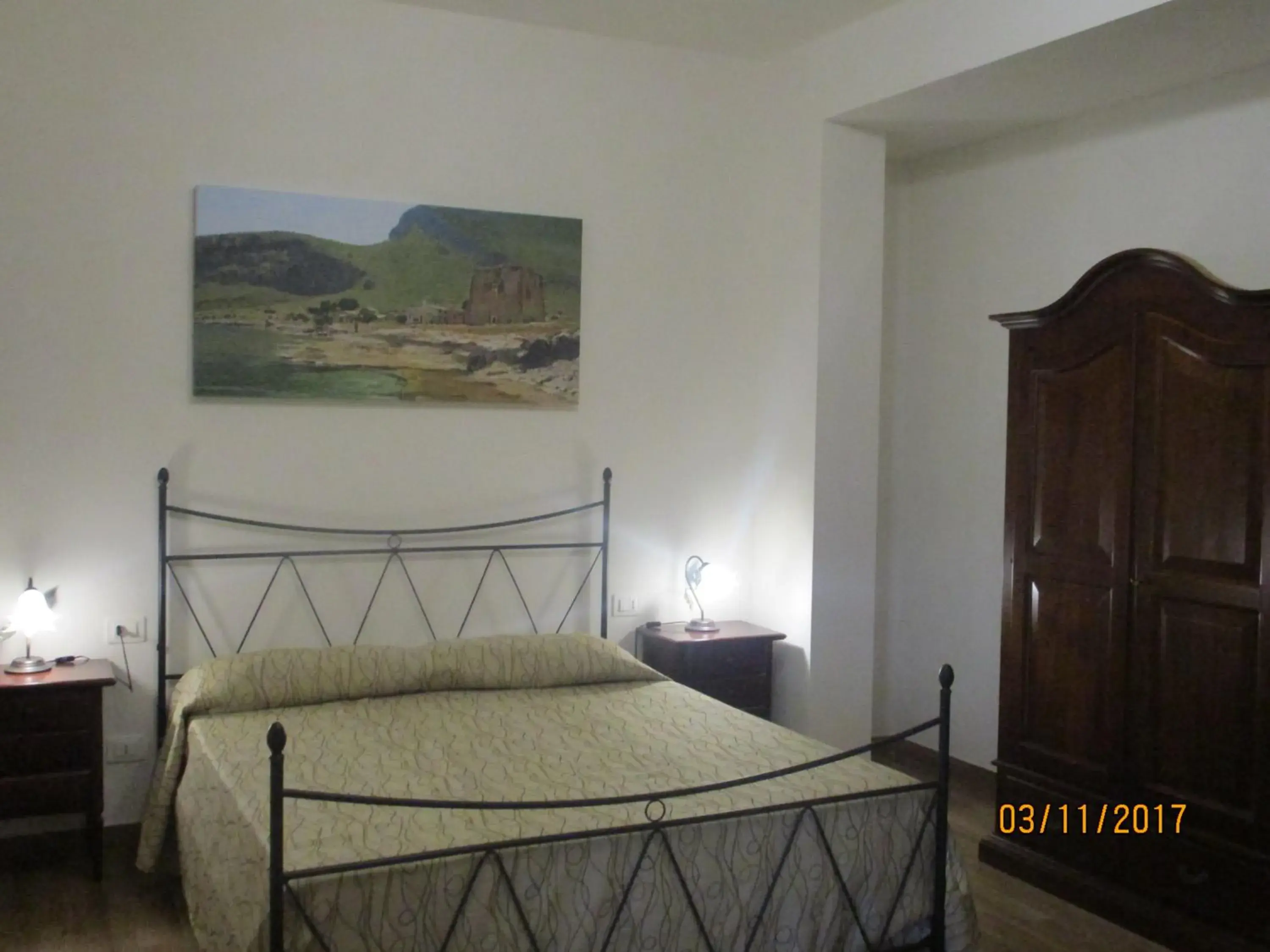 Triple Room with View - single occupancy in B&B Castiglione Triple Room with View - single occupancy in B&B Castiglione