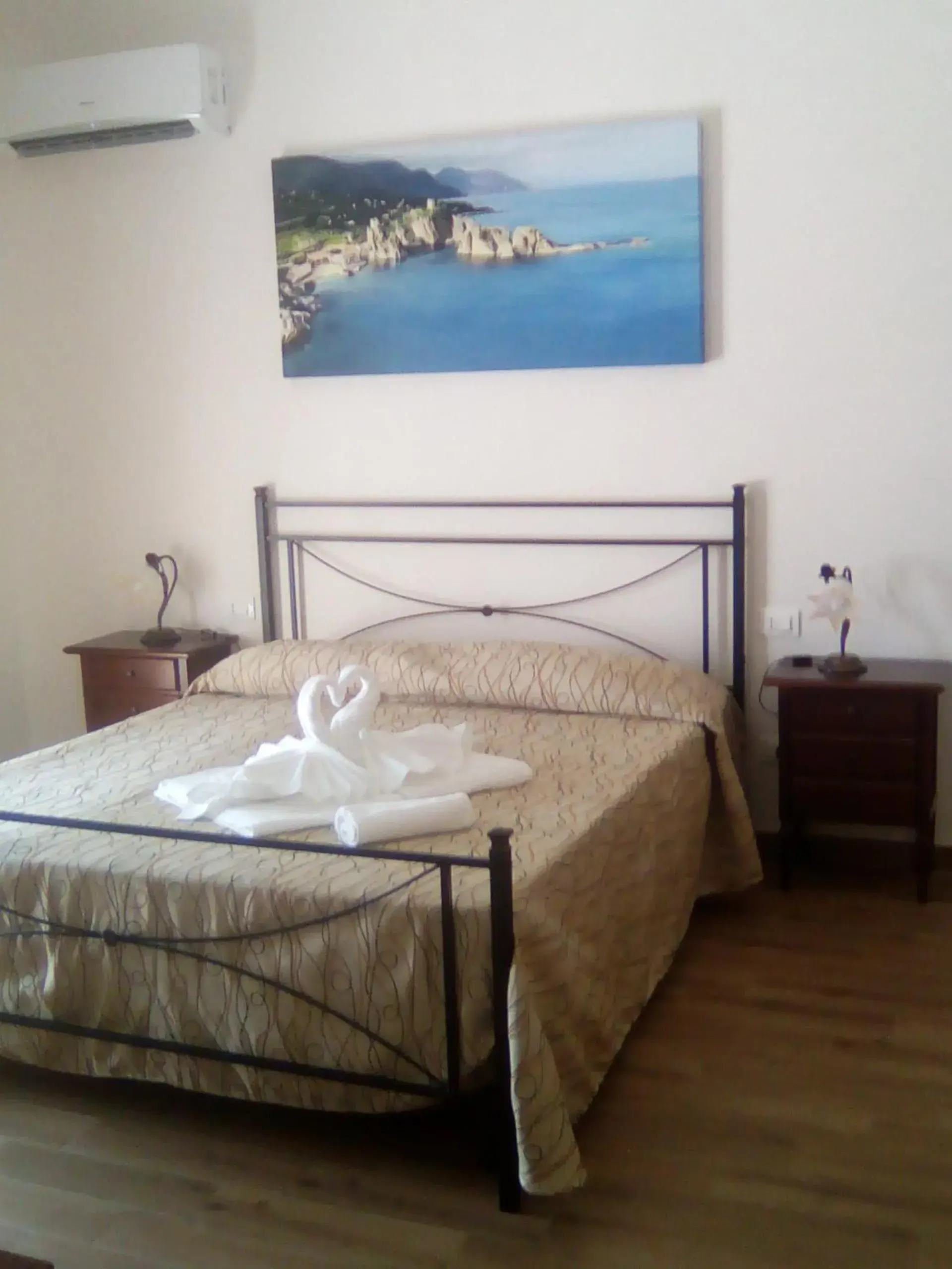 Triple Room with Balcony - single occupancy in B&B Castiglione Triple Room with Balcony - single occupancy in B&B Castiglione