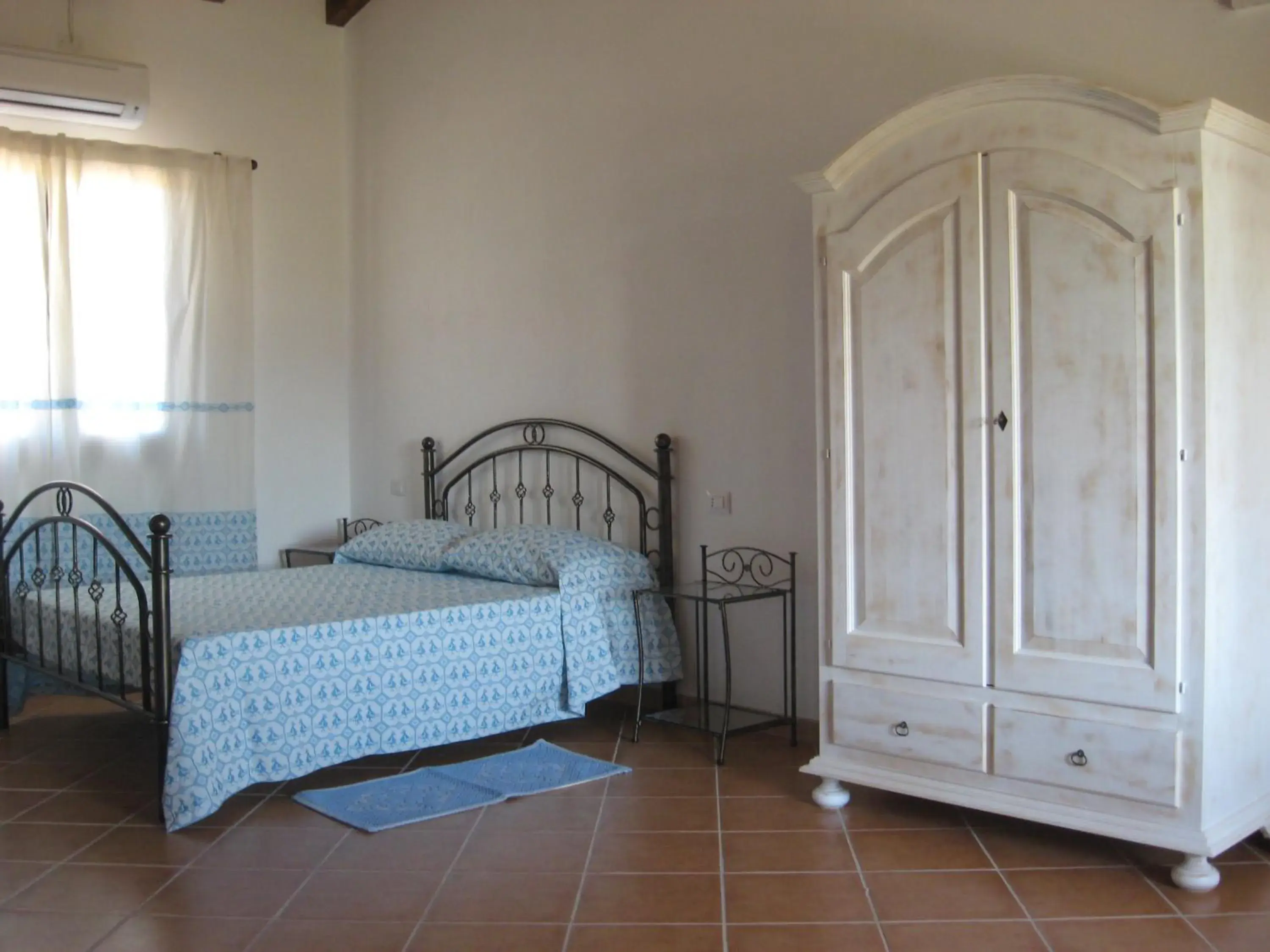 Double Room in Agriturismo Is Solinas Double Room in Agriturismo Is Solinas