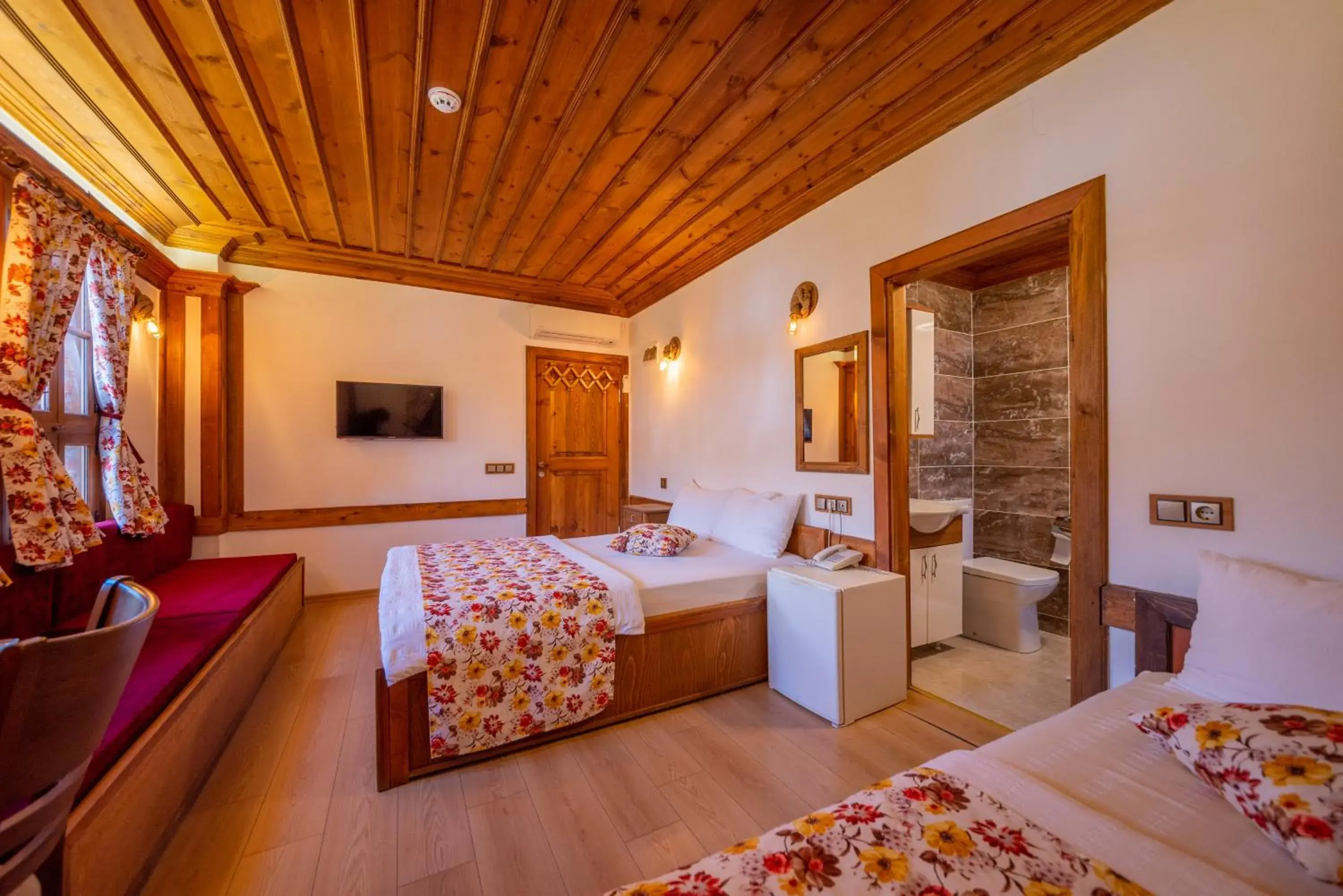 Single Room in Cesmeli Konak Garden Single Room in Cesmeli Konak Garden