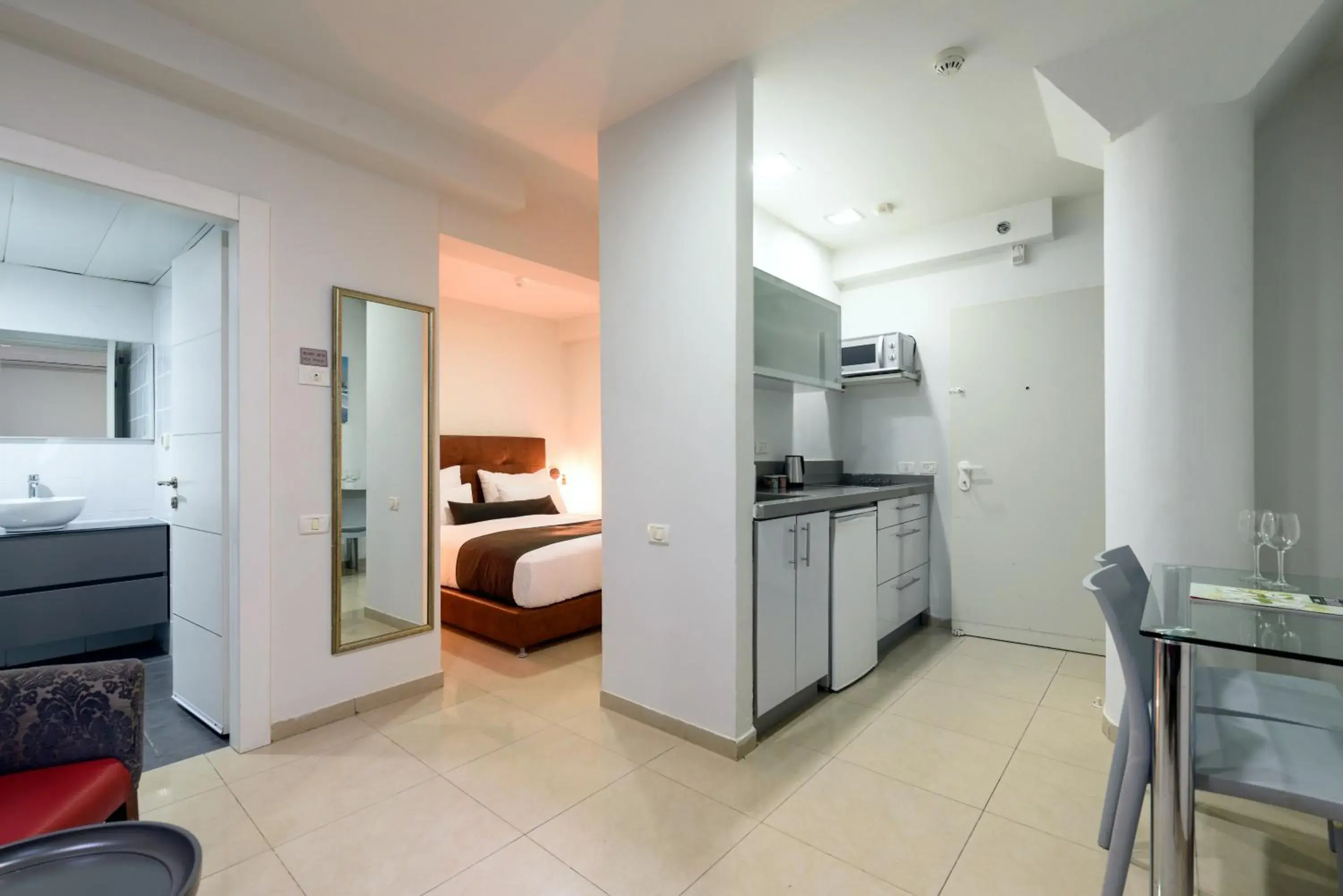 Studio - single occupancy - Basement in Sea Land Suites Studio - single occupancy - Basement in Sea Land Suites