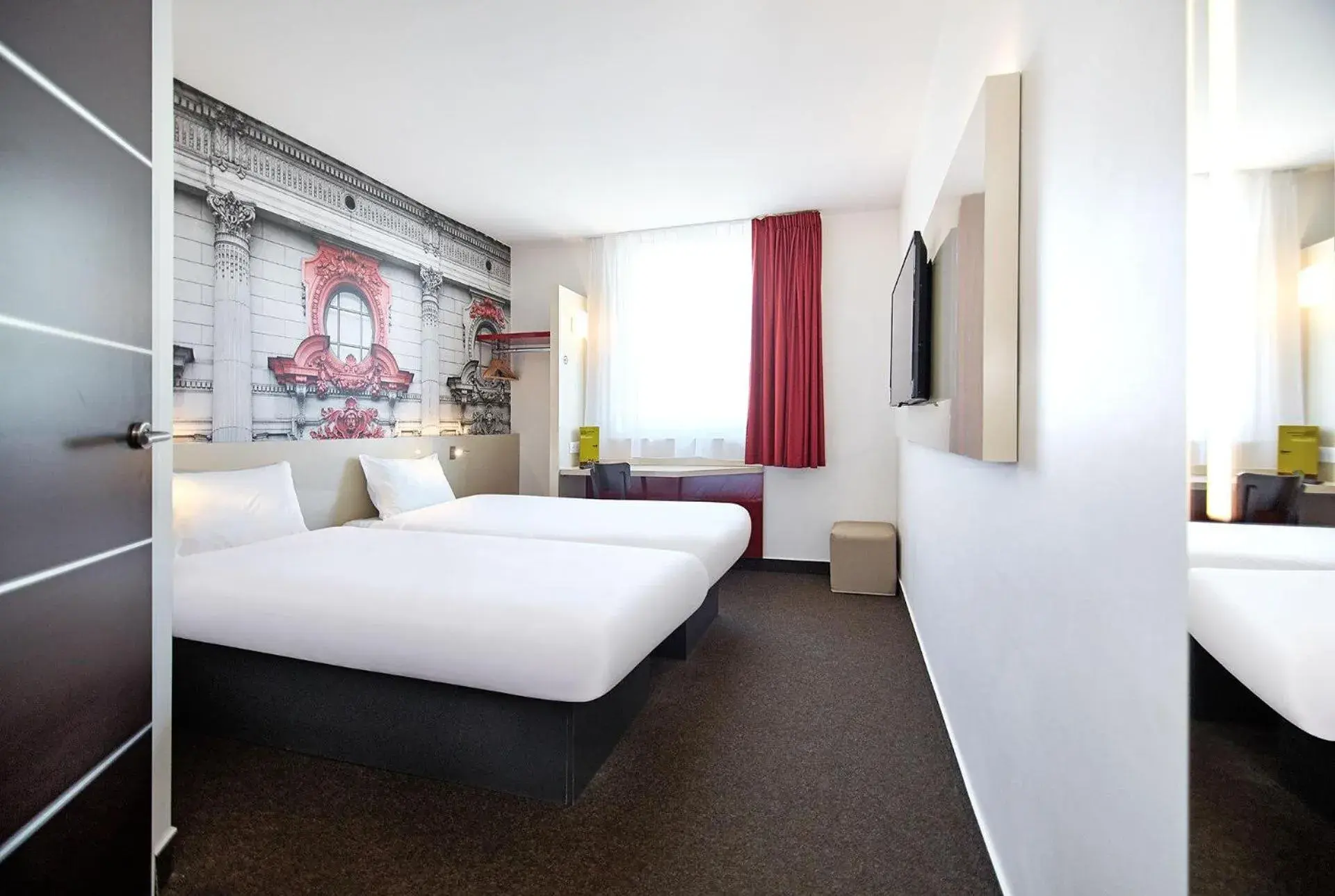 Twin Room in B&B Hotel Łódź Centrum Twin Room in B&B Hotel Łódź Centrum