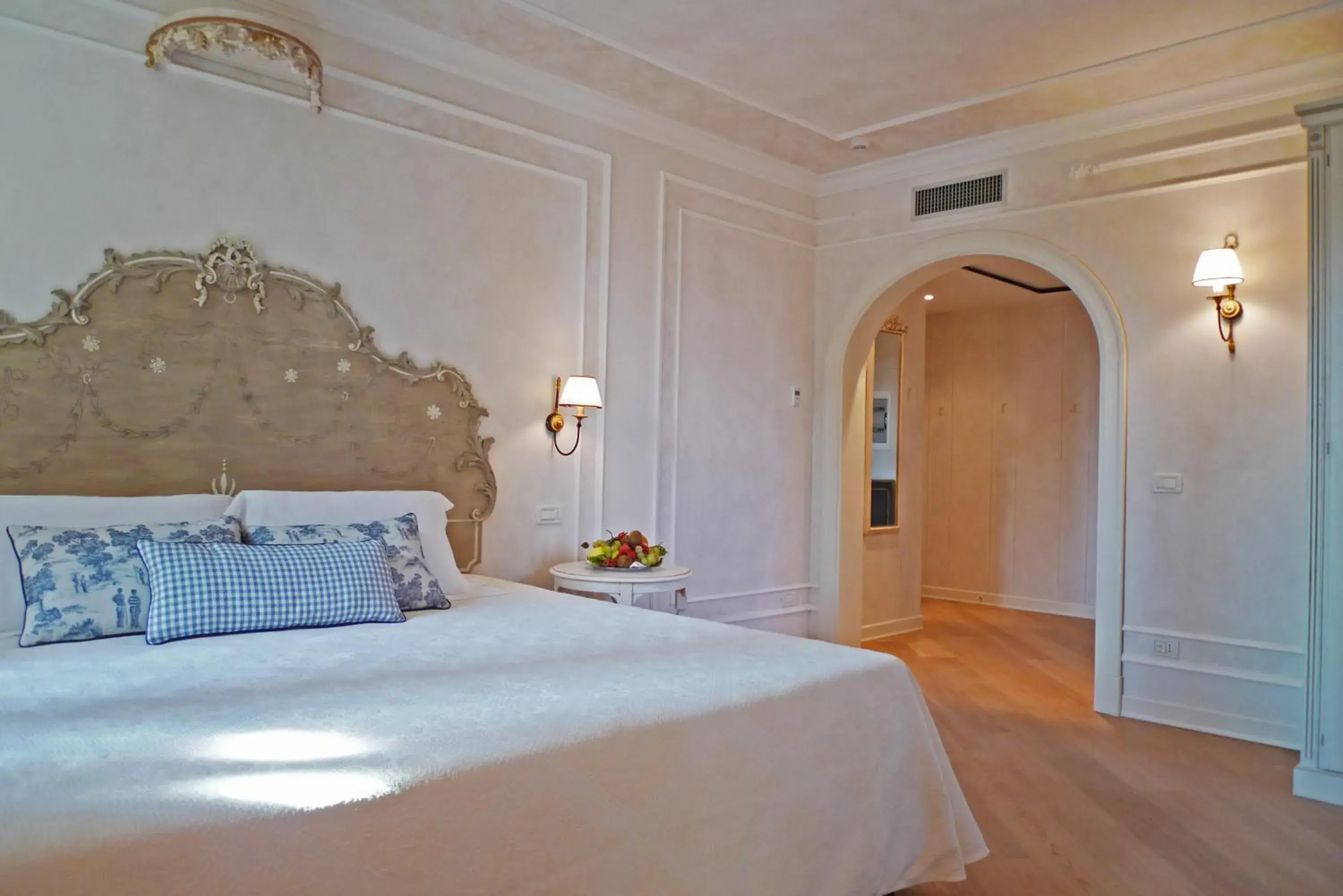 Comfort Double Room in Garda Hotel San Vigilio Golf Comfort Double Room in Garda Hotel San Vigilio Golf