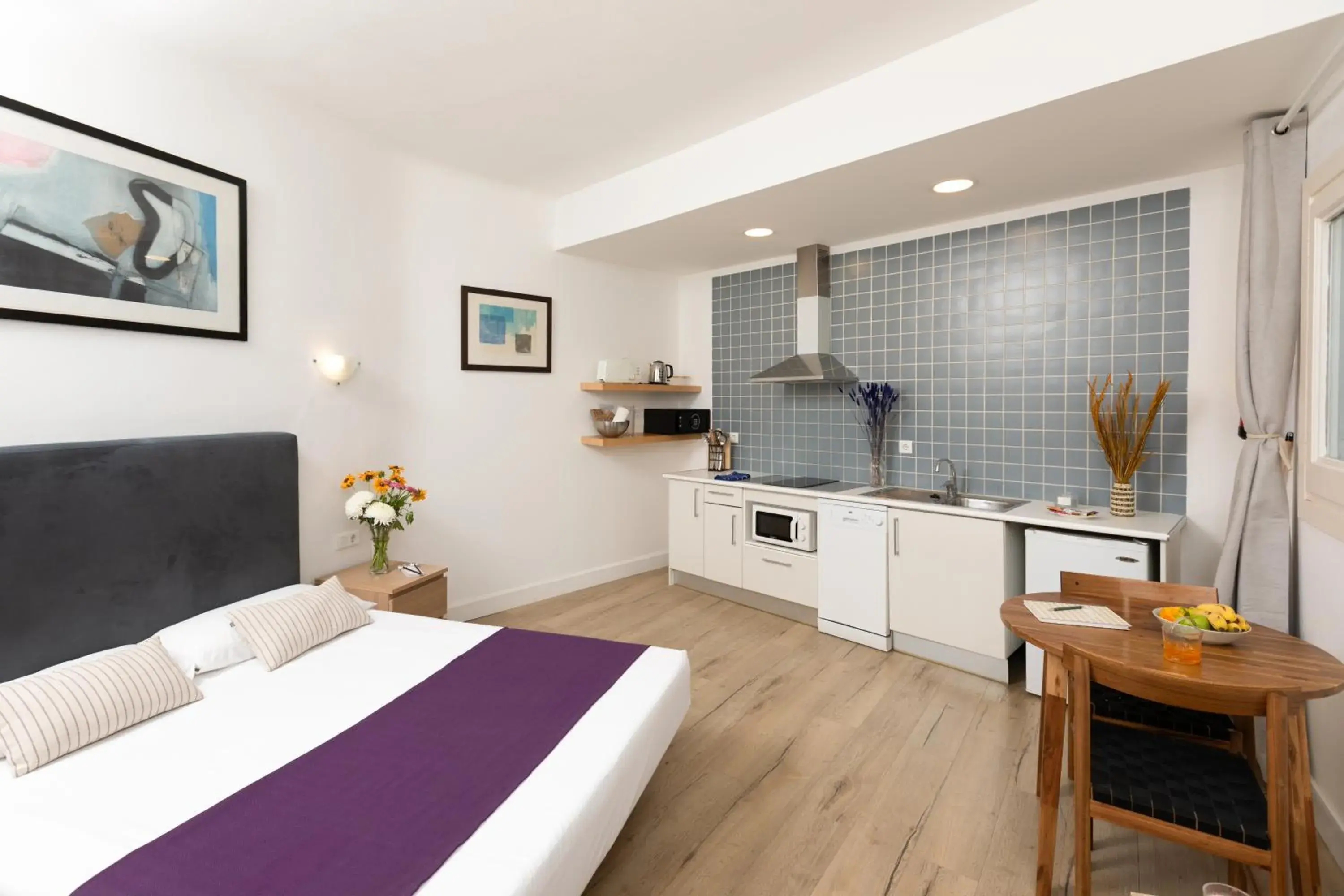 Studio - single occupancy in Mayerling Bisbe Urquinaona Studio - single occupancy in Mayerling Bisbe Urquinaona