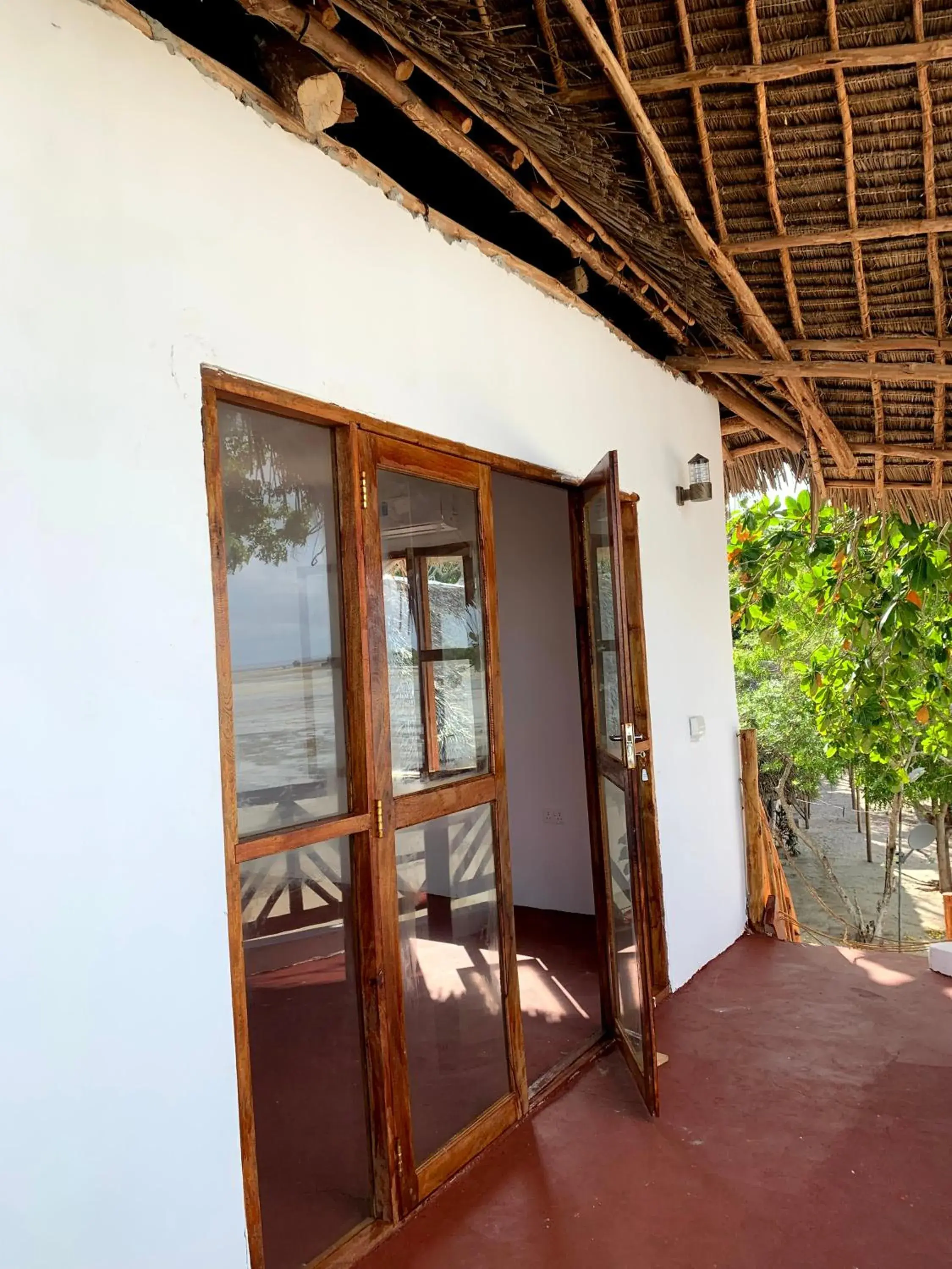 Deluxe Double Room with Sea View - single occupancy in Menai Bay Beach Bungalows Deluxe Double Room with Sea View - single occupancy in Menai Bay Beach Bungalows