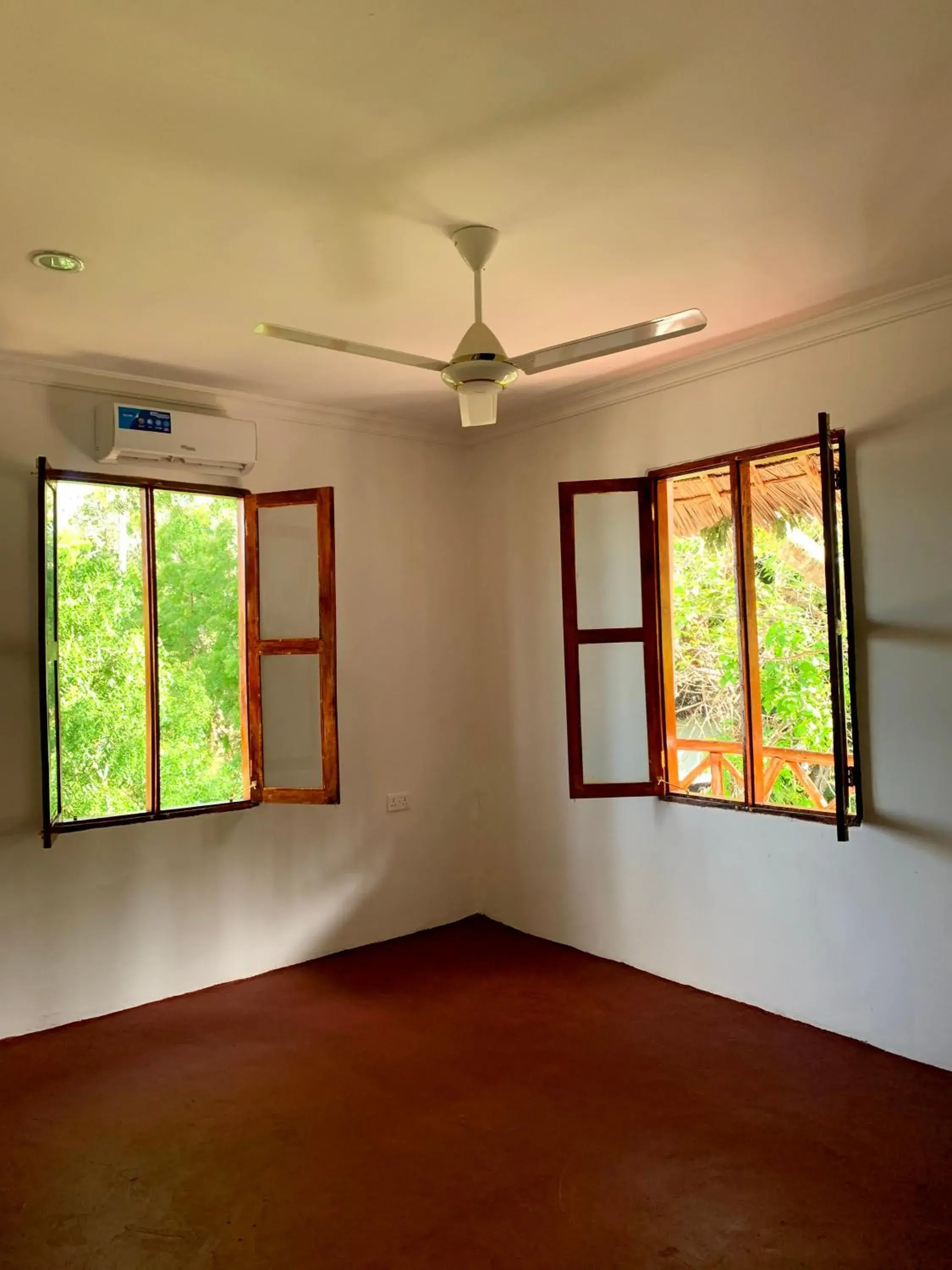 Deluxe Double Room with Side Sea View - single occupancy in Menai Bay Beach Bungalows Deluxe Double Room with Side Sea View - single occupancy in Menai Bay Beach Bungalows