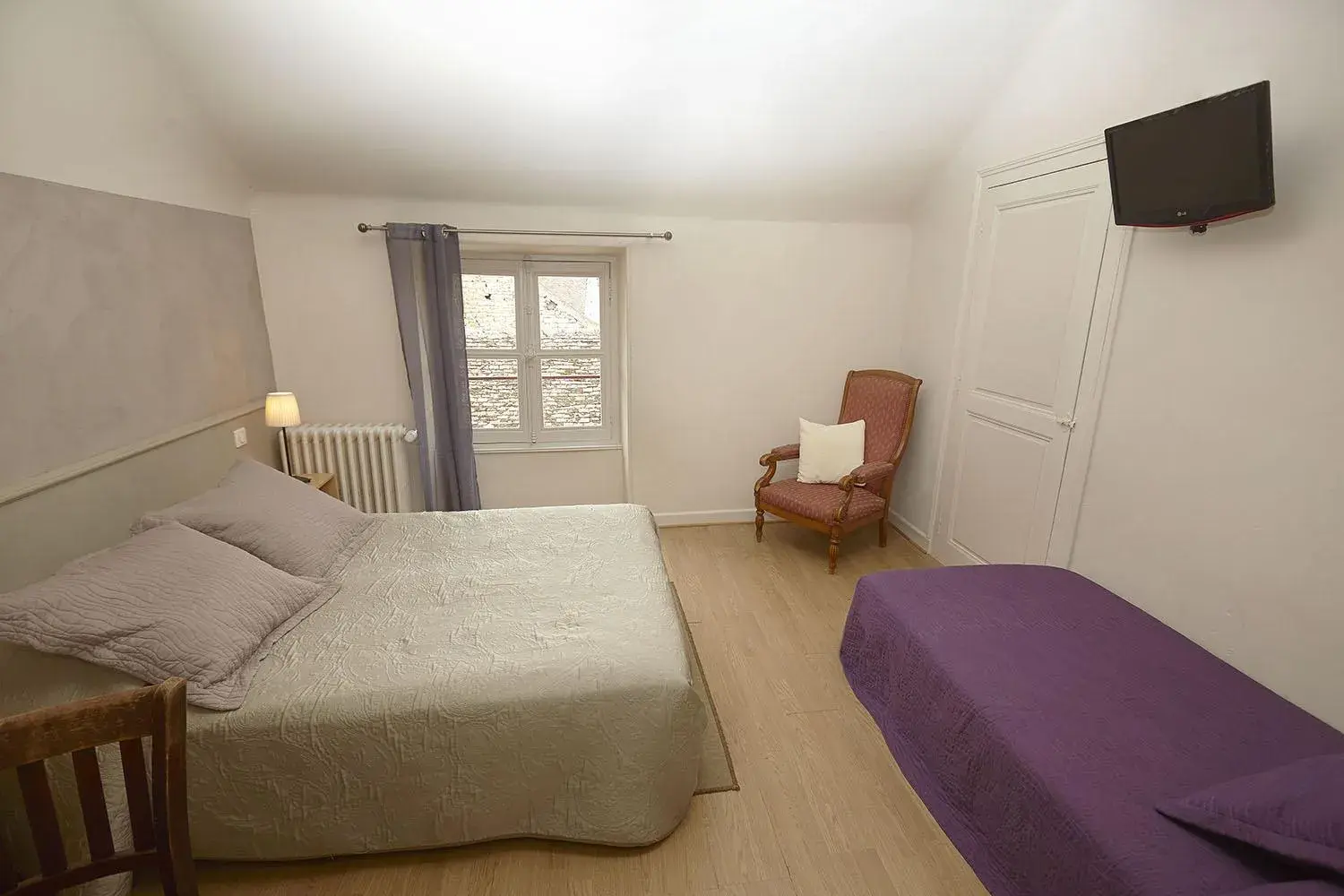 Triple Room in Hôtel Le Foch Triple Room in Hôtel Le Foch