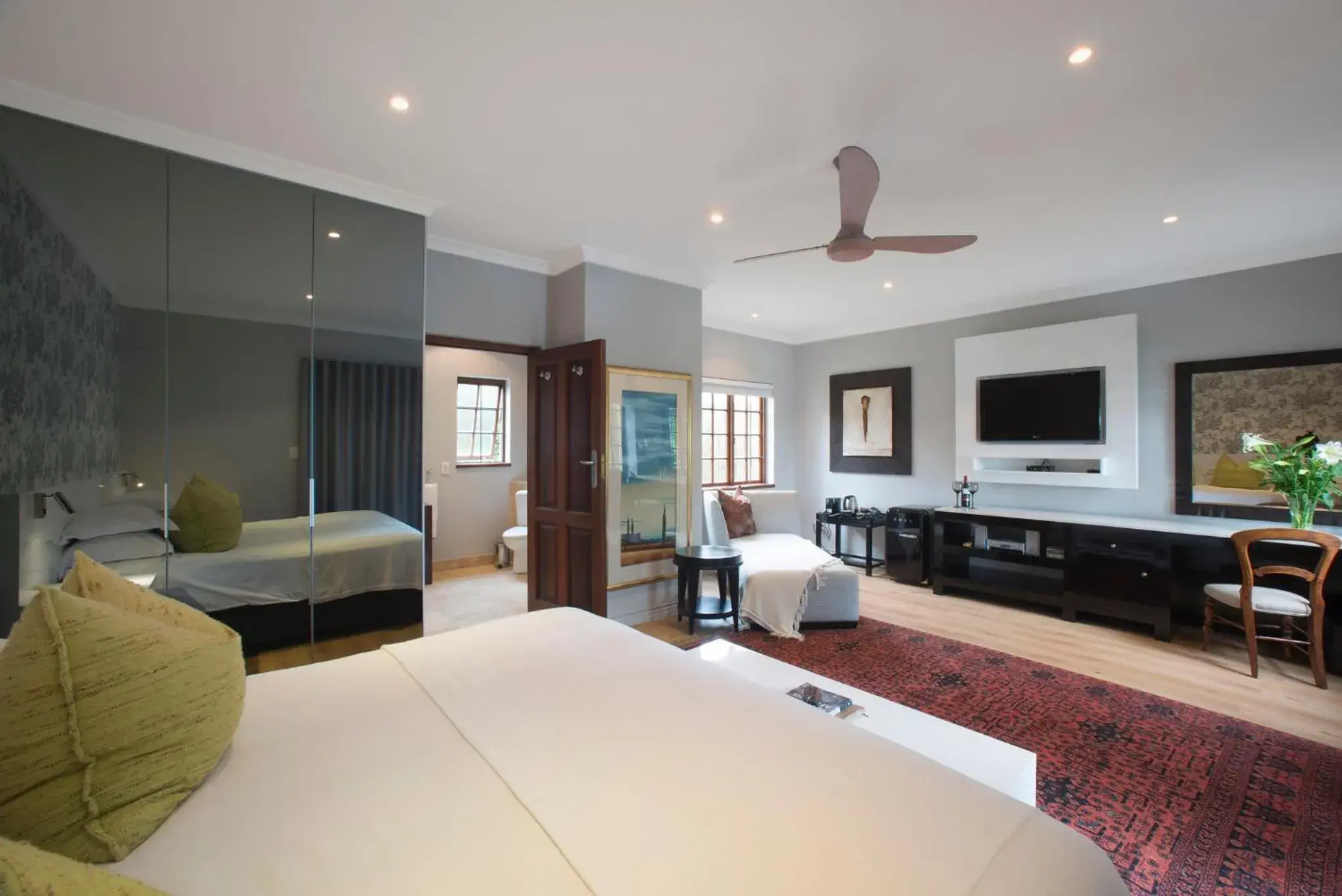 Luxury Garden Suite in Kanonkop House Luxury Garden Suite in Kanonkop House