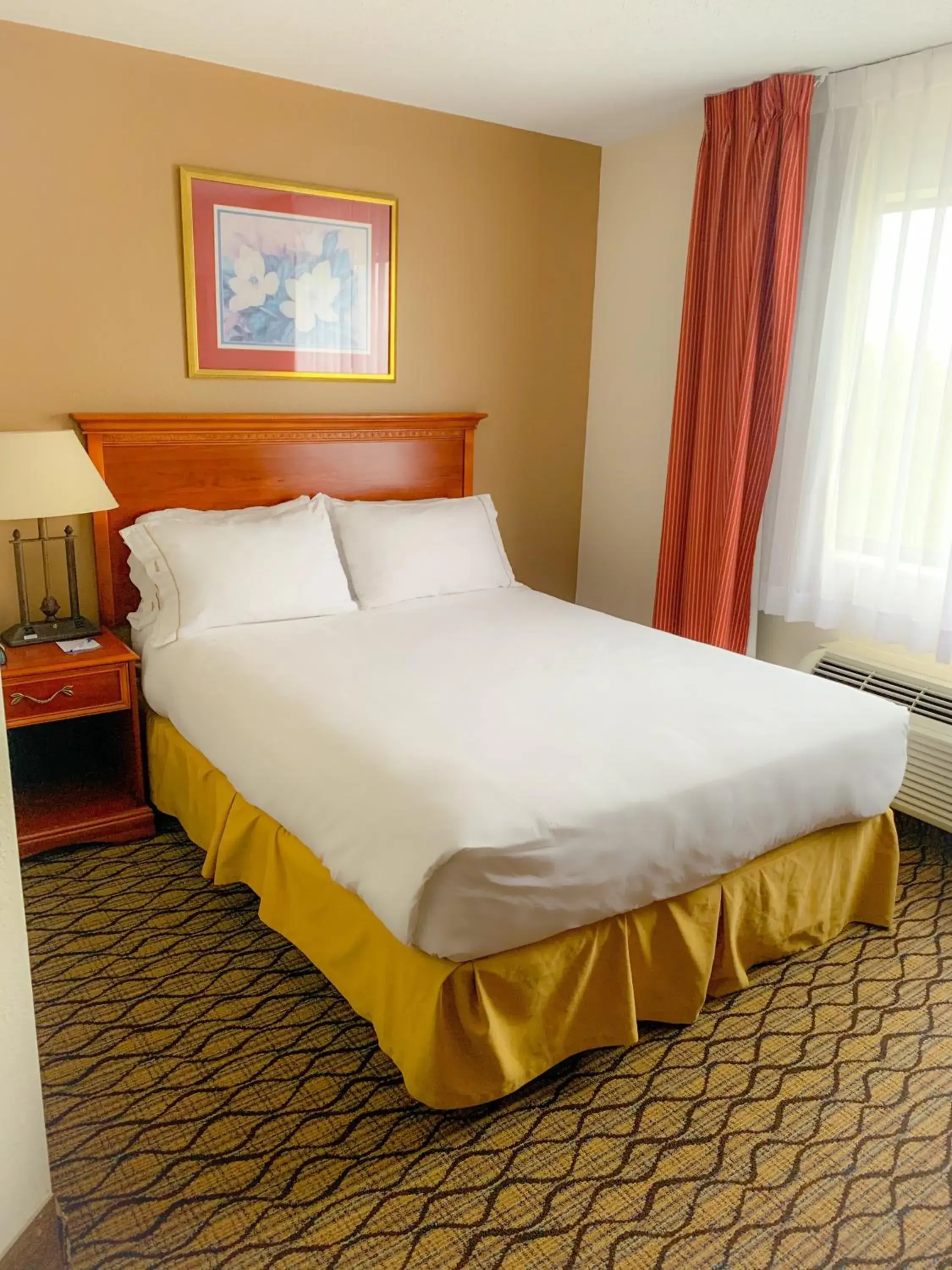 Queen Room - Non-Smoking in Baymont by Wyndham Chelsea Queen Room - Non-Smoking in Baymont by Wyndham Chelsea