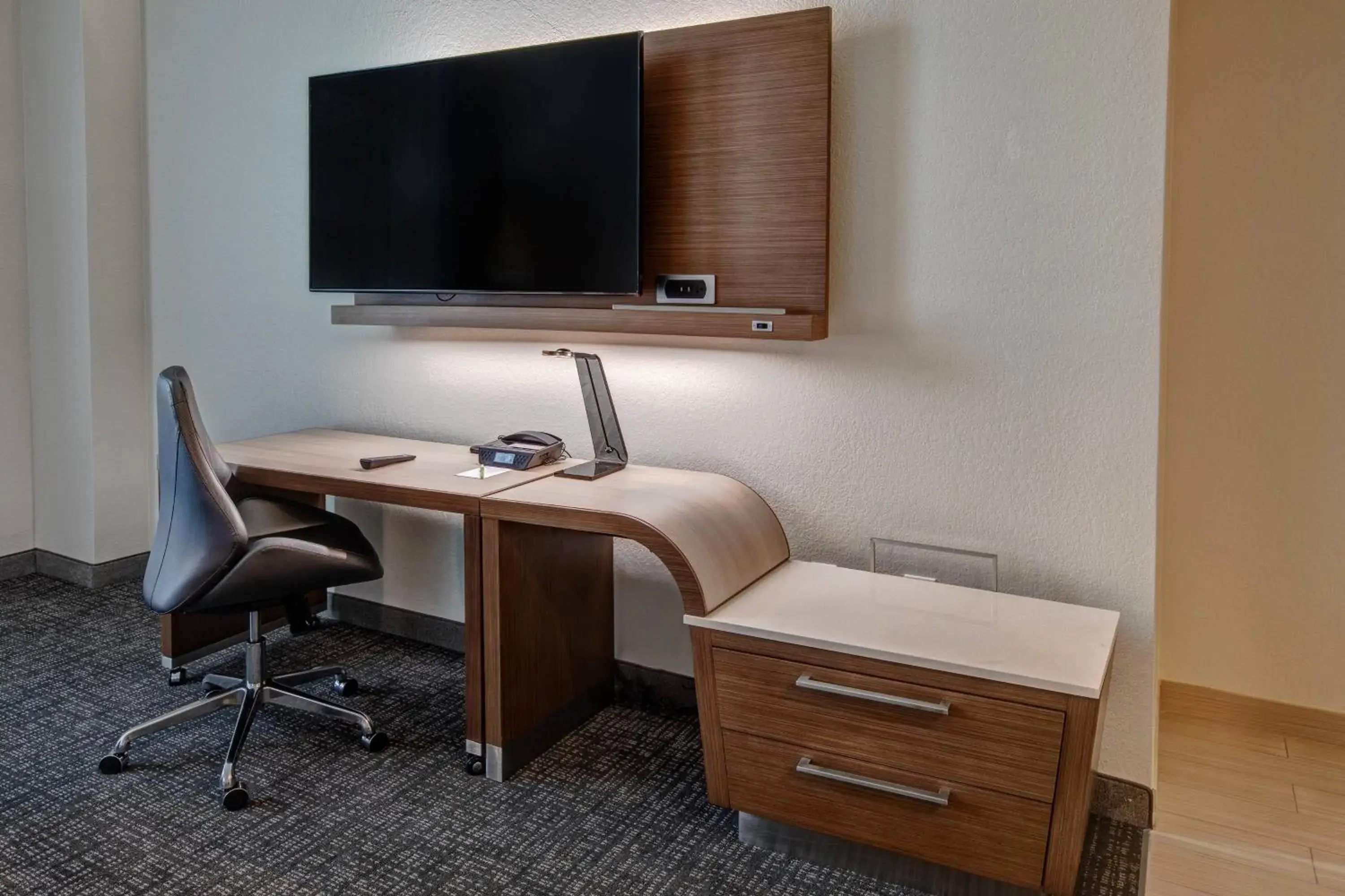 King Room - Hearing Accessible in Courtyard by Marriott Dulles Airport Herndon King Room - Hearing Accessible in Courtyard by Marriott Dulles Airport Herndon
