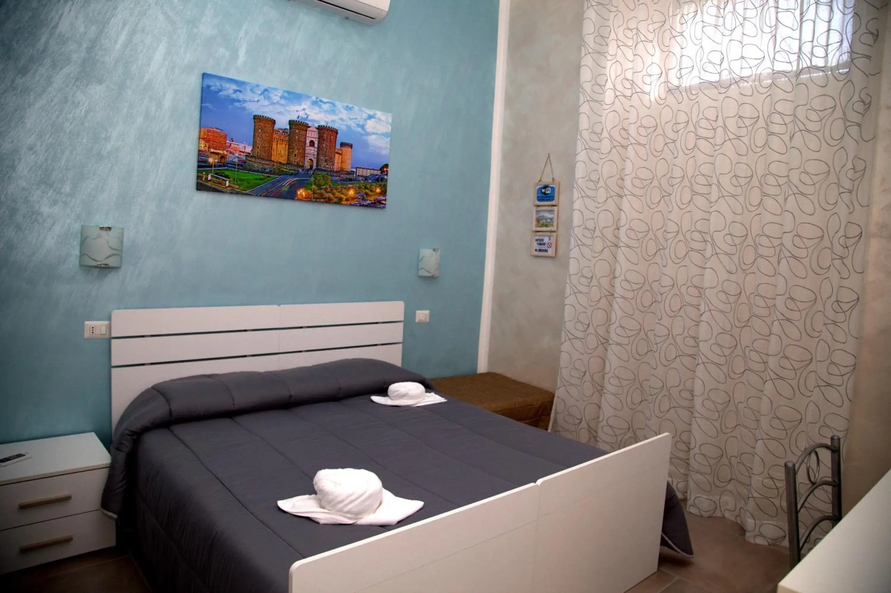 Double Room with Private Bathroom - single occupancy in Le Torri Aragonesi Double Room with Private Bathroom - single occupancy in Le Torri Aragonesi