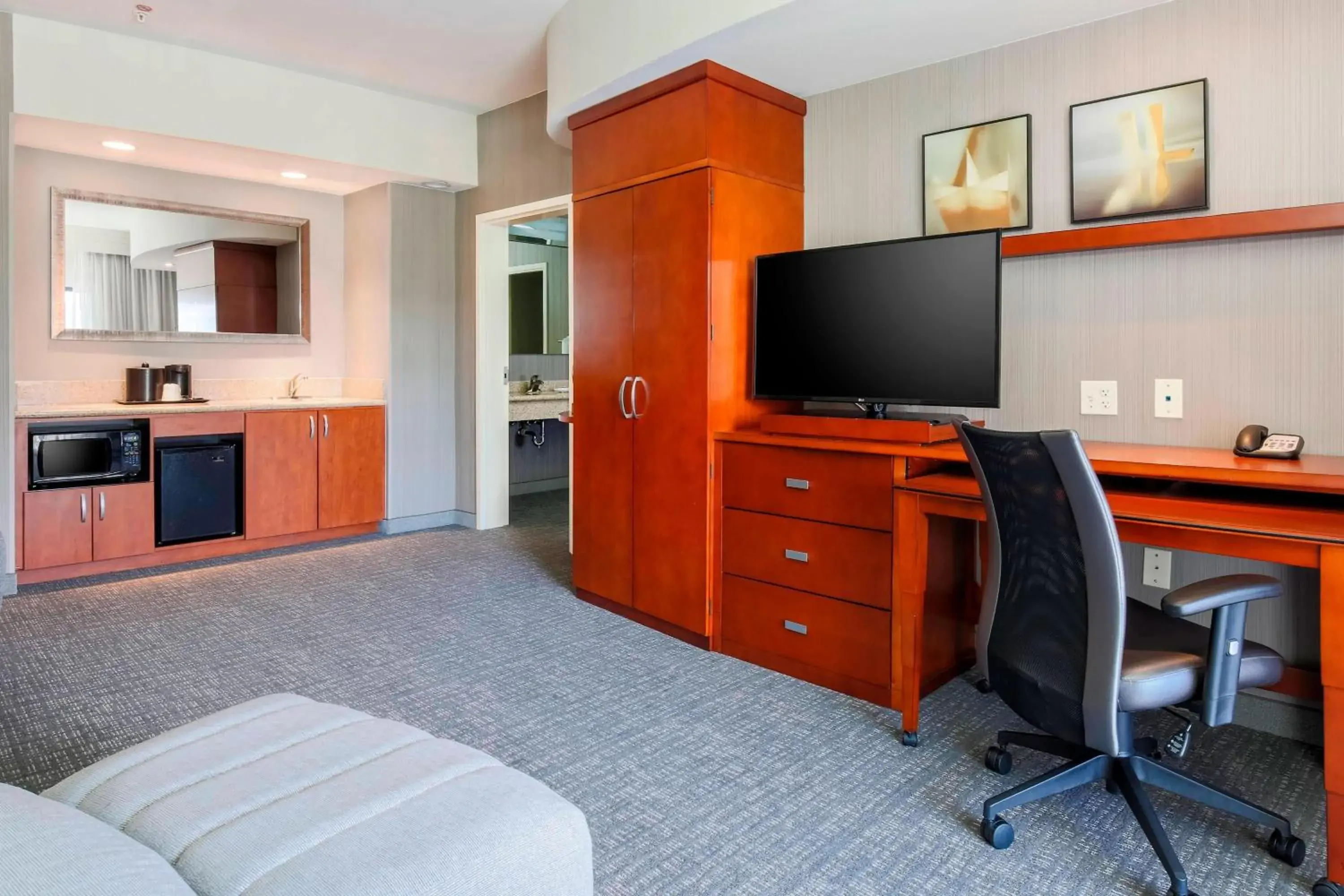 1 Bedroom 2 room Suite, 1 King, Sofa bed in Courtyard by Marriott Dallas Arlington South 1 Bedroom 2 room Suite, 1 King, Sofa bed in Courtyard by Marriott Dallas Arlington South
