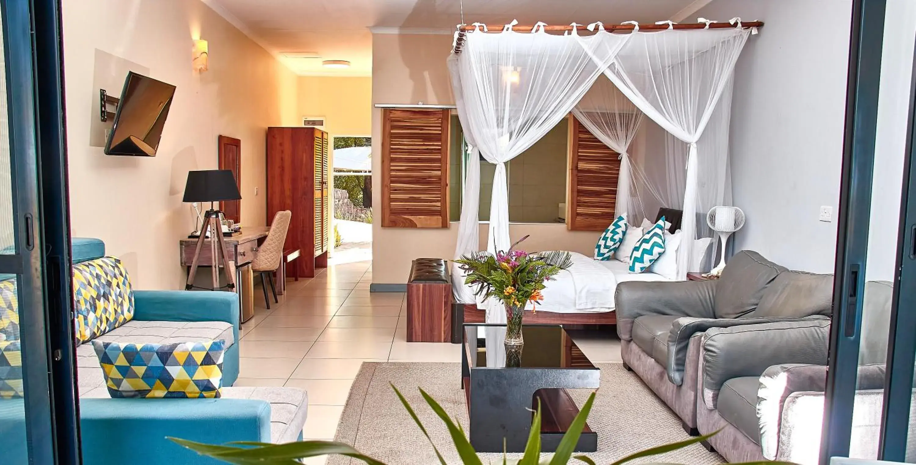 Superior King Room - single occupancy in Lake Kariba Inns Superior King Room - single occupancy in Lake Kariba Inns