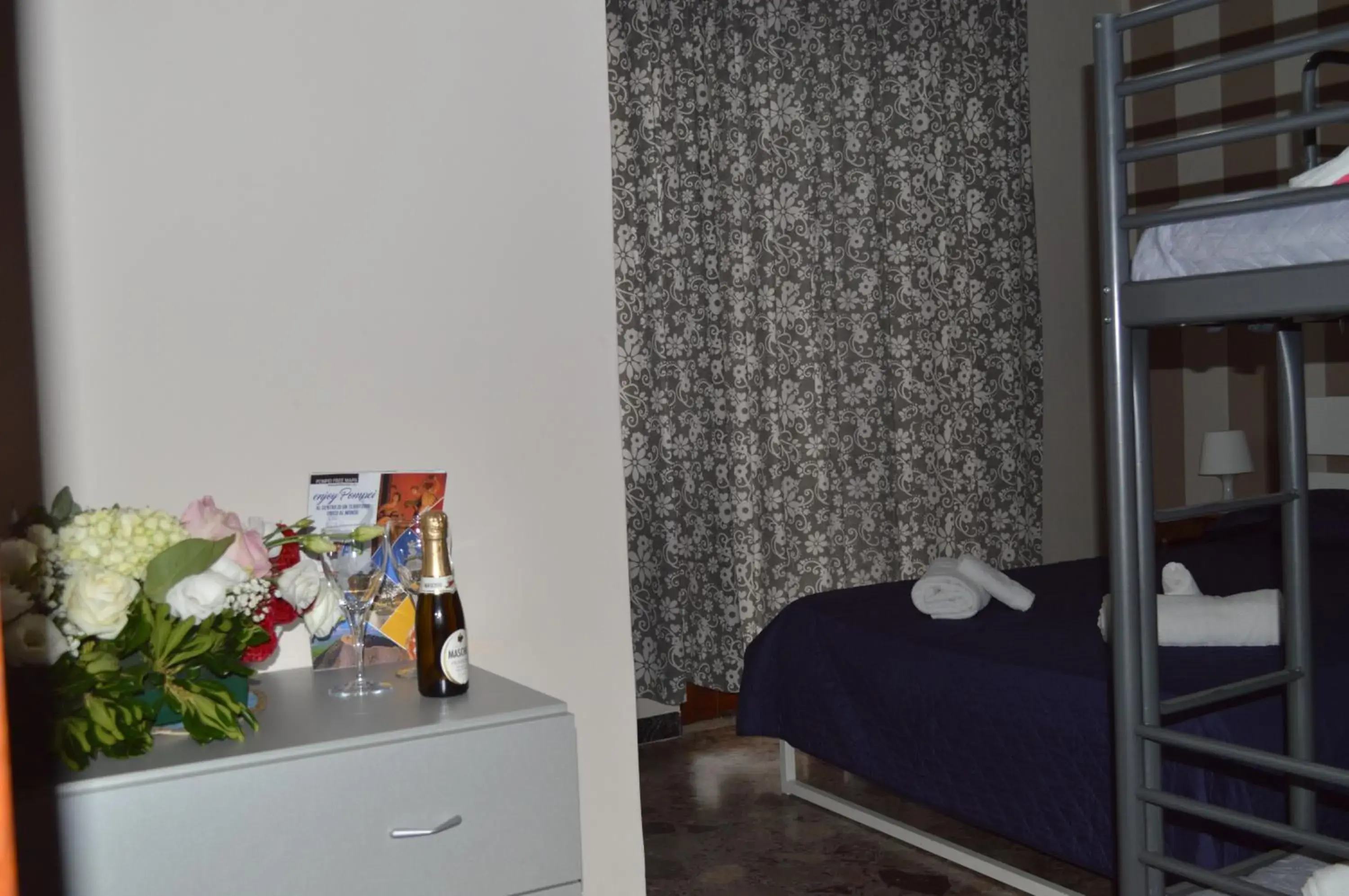 Quadruple Room - single occupancy in B&B Frangi Quadruple Room - single occupancy in B&B Frangi