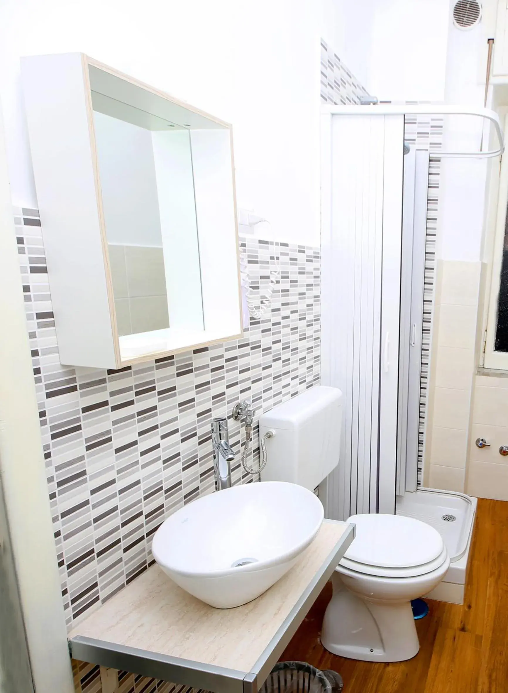 Triple Room with Private Bathroom - single occupancy in B&B Salernoway Triple Room with Private Bathroom - single occupancy in B&B Salernoway