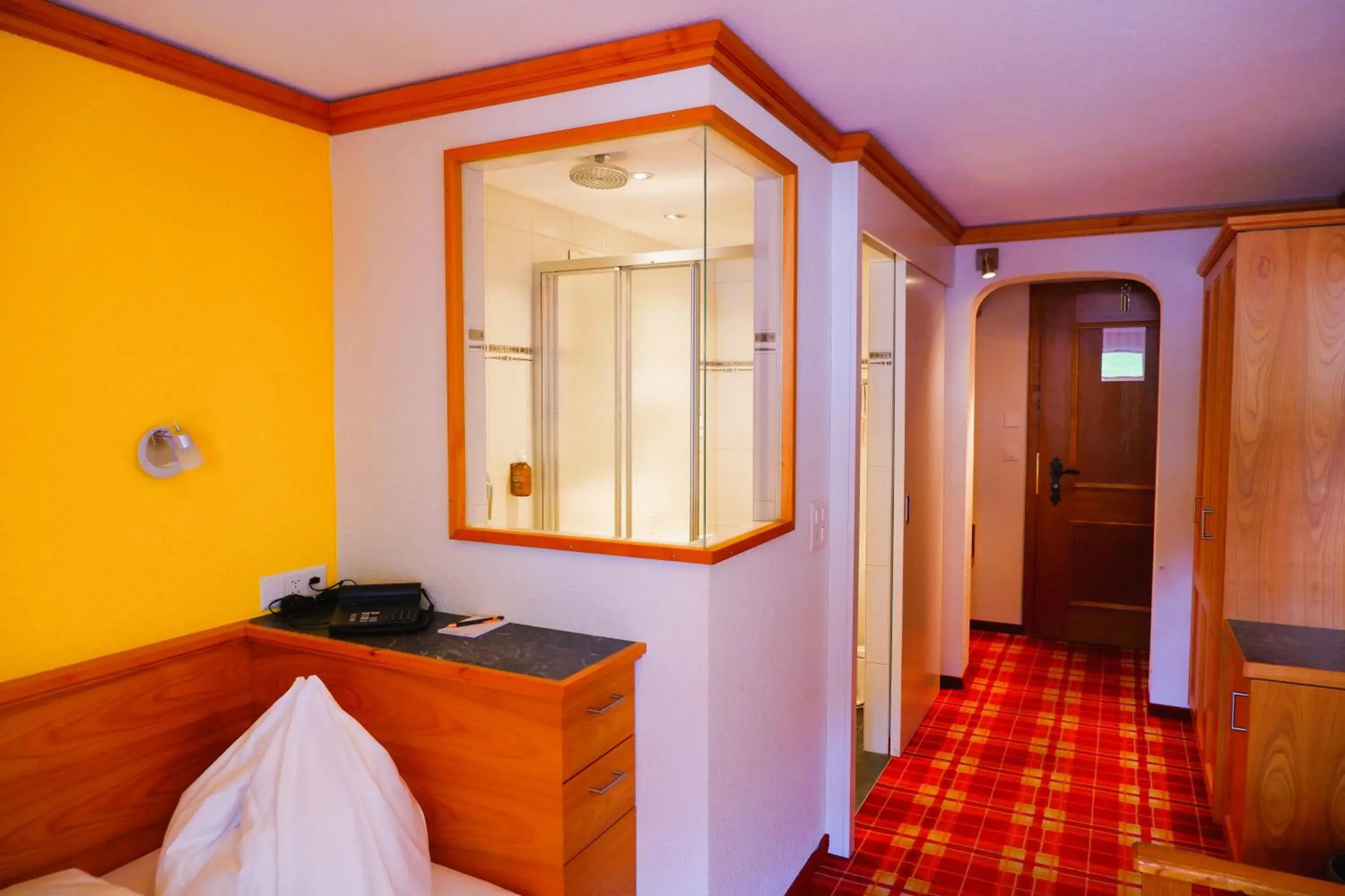 Single Room North with Balcony - single occupancy in Hotel Christiania Saas-Fee Single Room North with Balcony - single occupancy in Hotel Christiania Saas-Fee