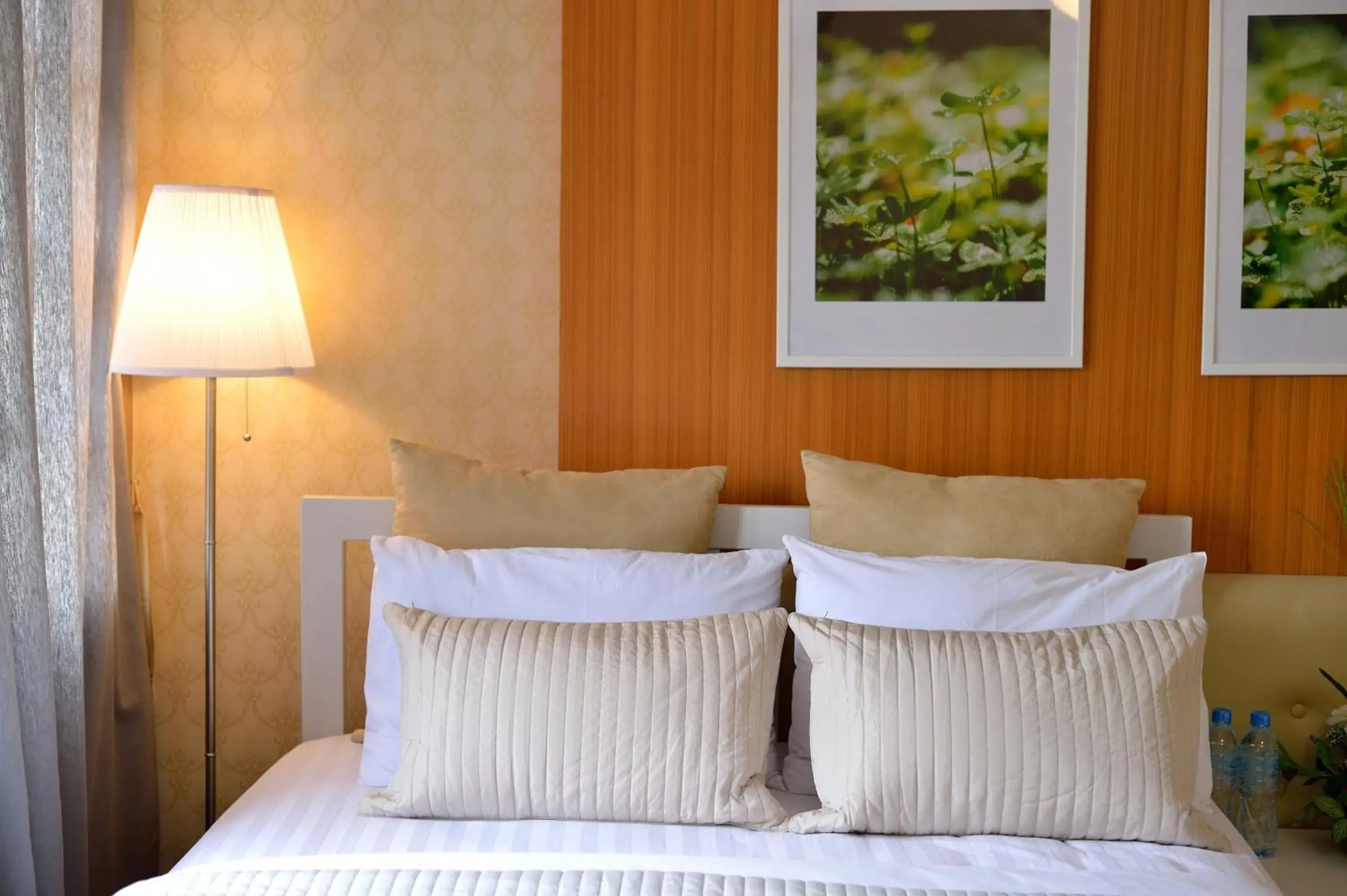 Family Room with Private Bathroom in Lost and Found Hideaway Family Room with Private Bathroom in Lost and Found Hideaway