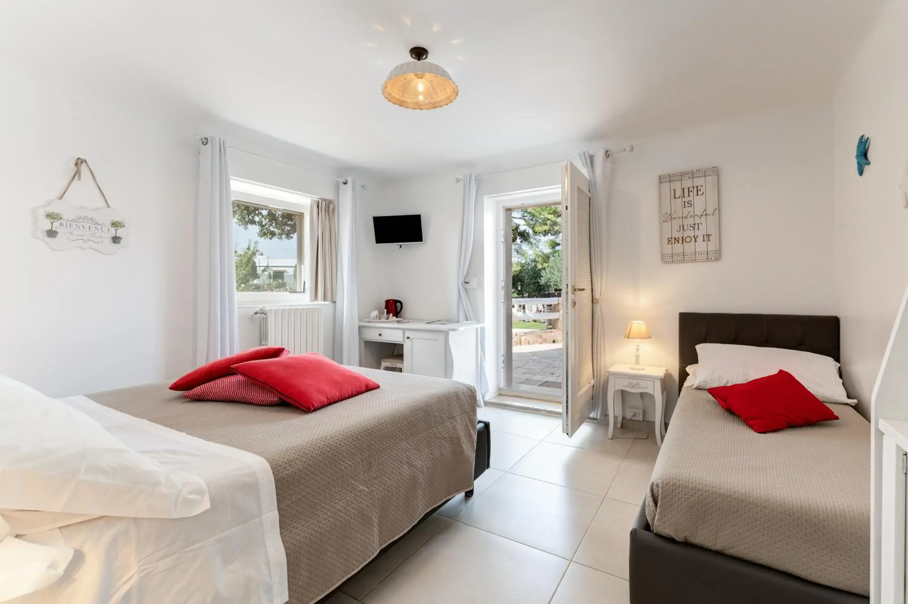 Standard Quadruple Room in La Terrazza Sulla Rupe Relais Standard Quadruple Room in La Terrazza Sulla Rupe Relais