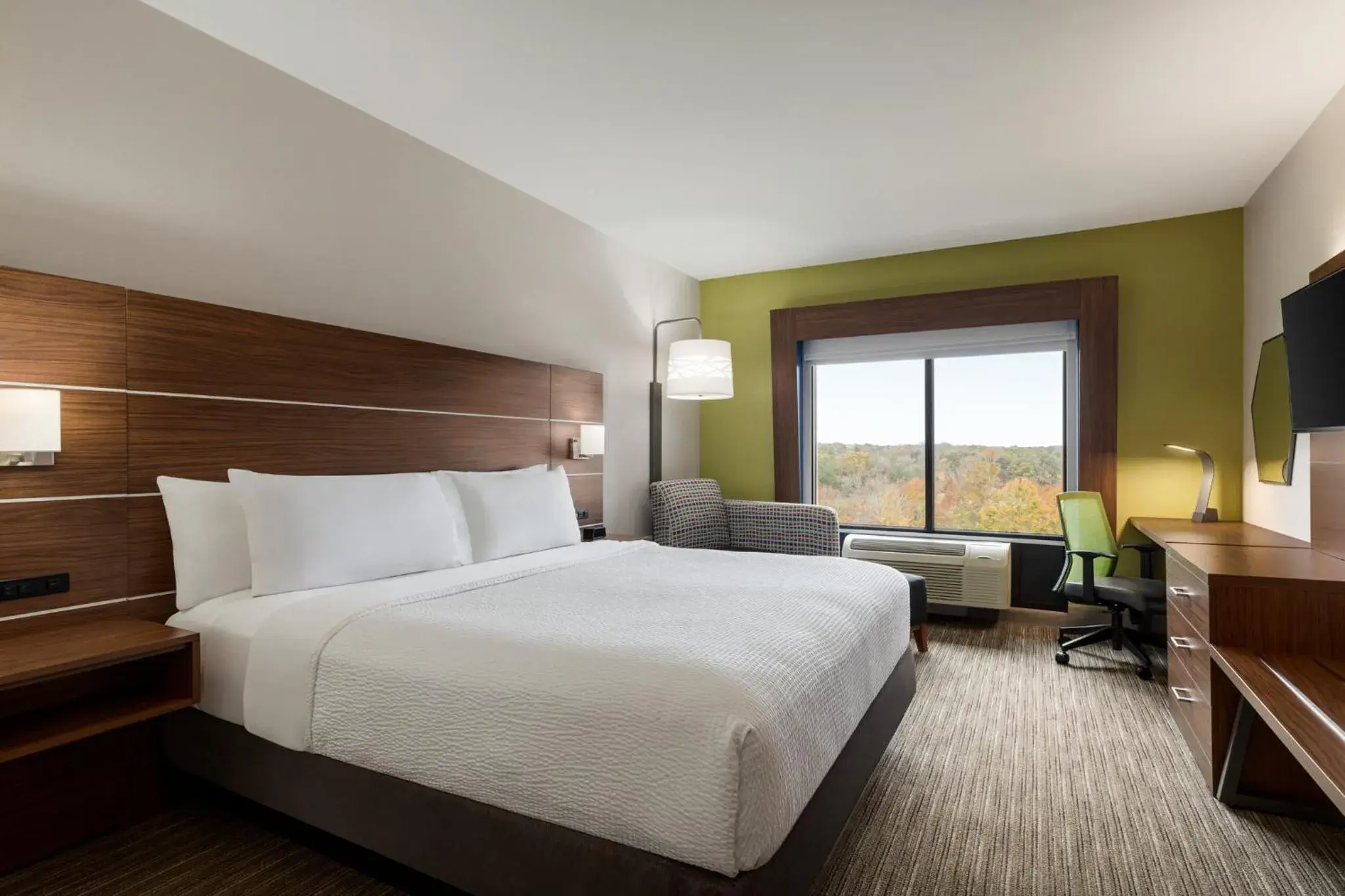 Standard King Room with Vineyard View in Holiday Inn Express & Suites Lexington North West-The Vineyard by IHG Standard King Room with Vineyard View in Holiday Inn Express & Suites Lexington North West-The Vineyard by IHG