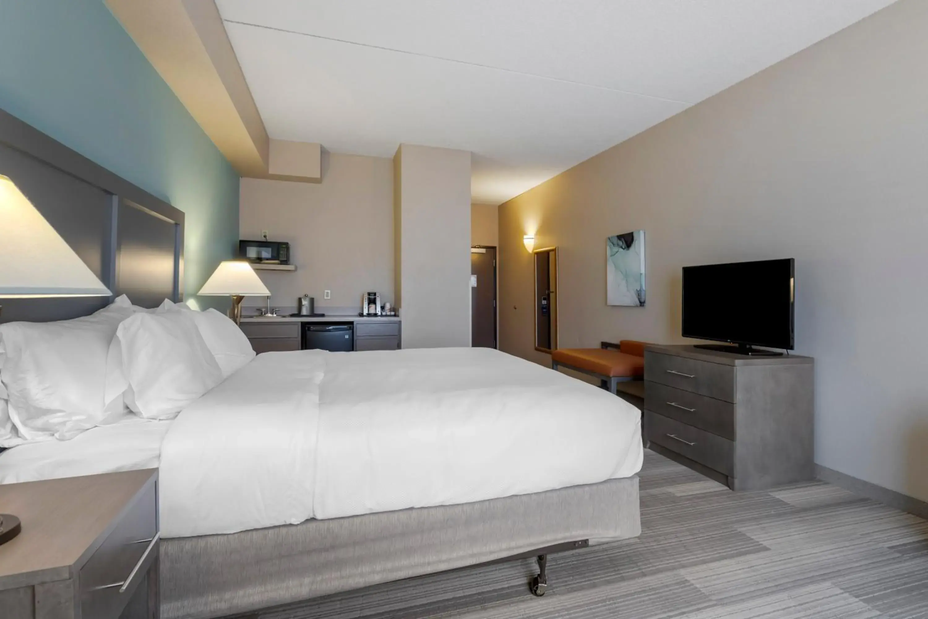 Standard King Room with Sofa Bed - Non Smoking in Comfort Inn & Suites Boulder Standard King Room with Sofa Bed - Non Smoking in Comfort Inn & Suites Boulder