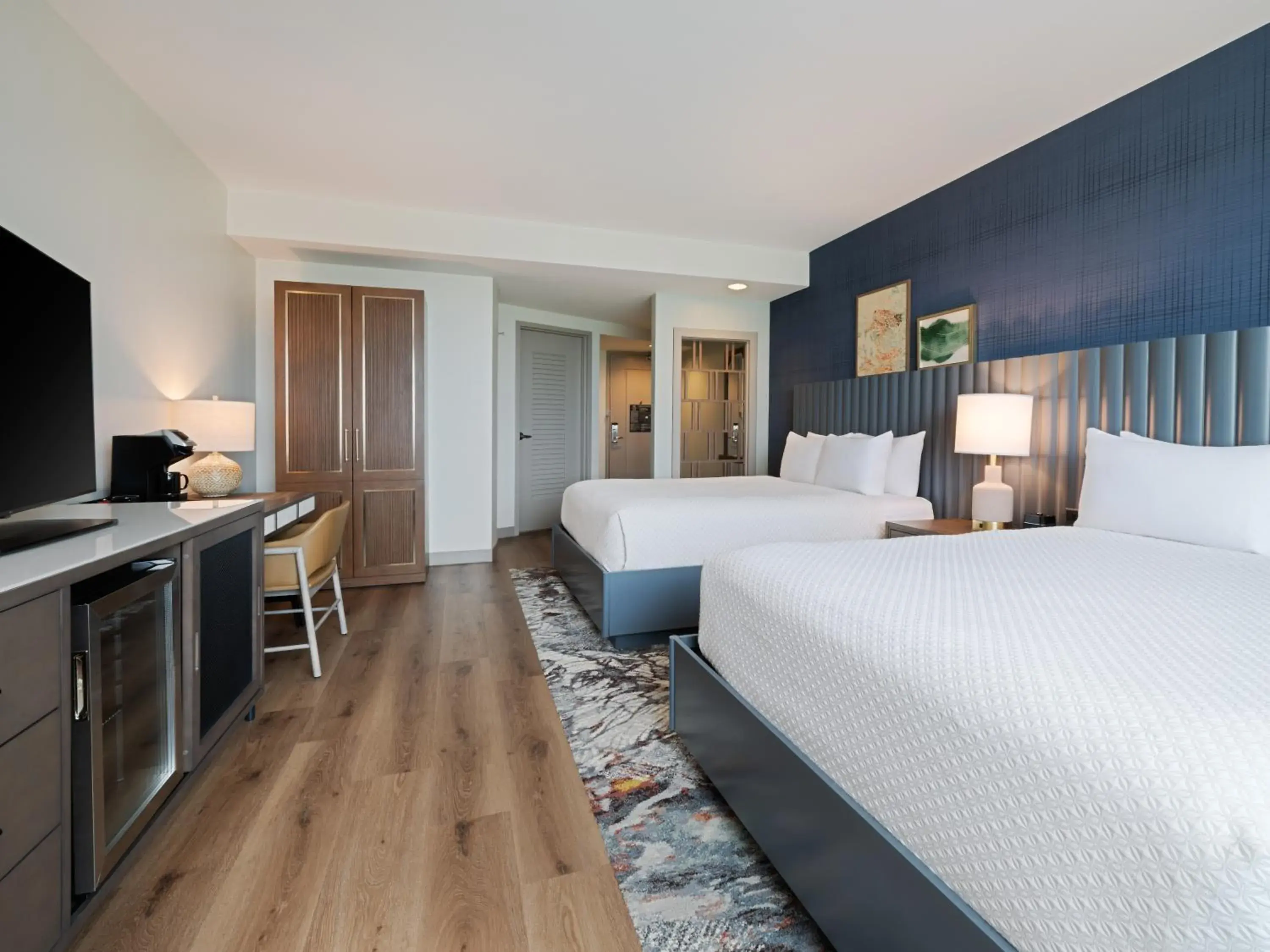 Communications and Mobility Accessible Room with Roll-in Shower in Hotel Indigo Asheville Downtown by IHG Communications and Mobility Accessible Room with Roll-in Shower in Hotel Indigo Asheville Downtown by IHG